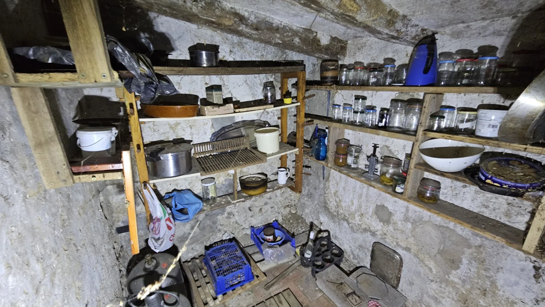 Maison à rénover de 62 m² avec garage à Saint Arnoult - Projet d'aménagement rural 