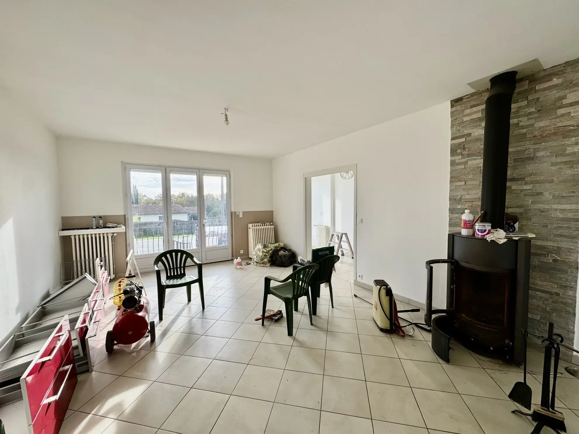 Maison rénovée de 100 m² à Champcevinel proche Périgueux avec jardin et garage 