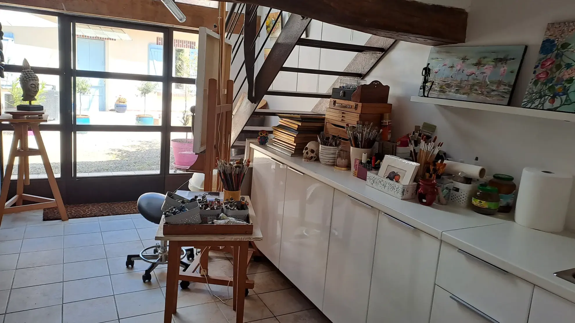 Maison ancienne rénovée à Egleny avec deux bâtiments et grand terrain, idéal pour famille ou projet immobilier 