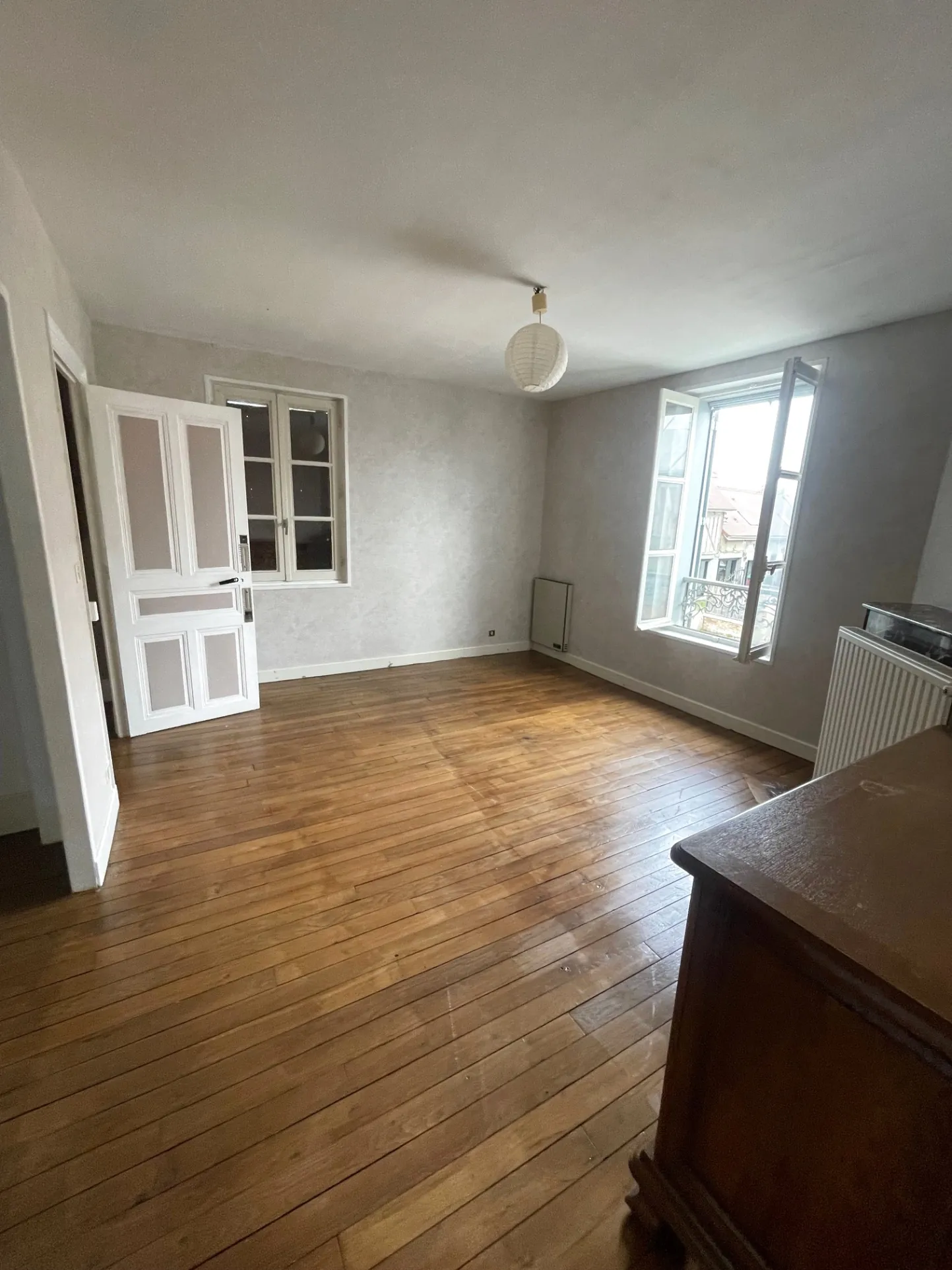 Maison de caractère 118 m² à Vaudes avec garages et terrain 