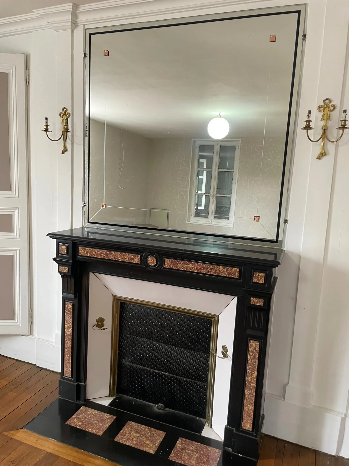 Maison de caractère 118 m² à Vaudes avec garages et terrain 