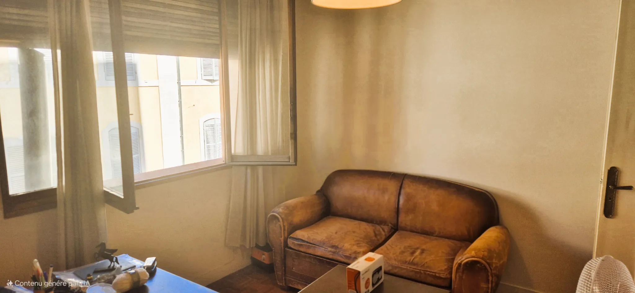 Rare appartement traversant de 102 m² à Marseille 1er, potentiel de rénovation élevé 
