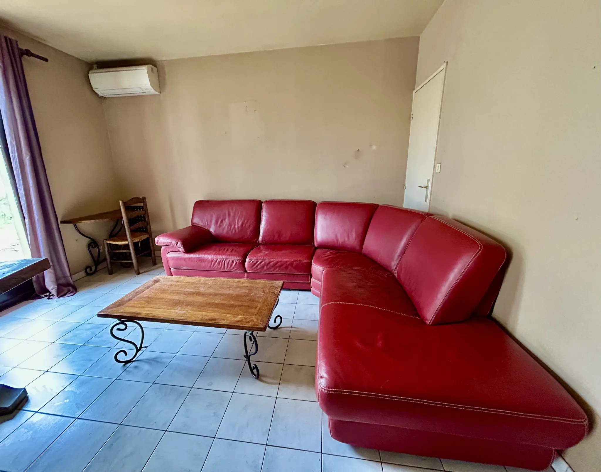 Maison à rénover de 130 m² avec grand terrain à Saint Denis de Pile 