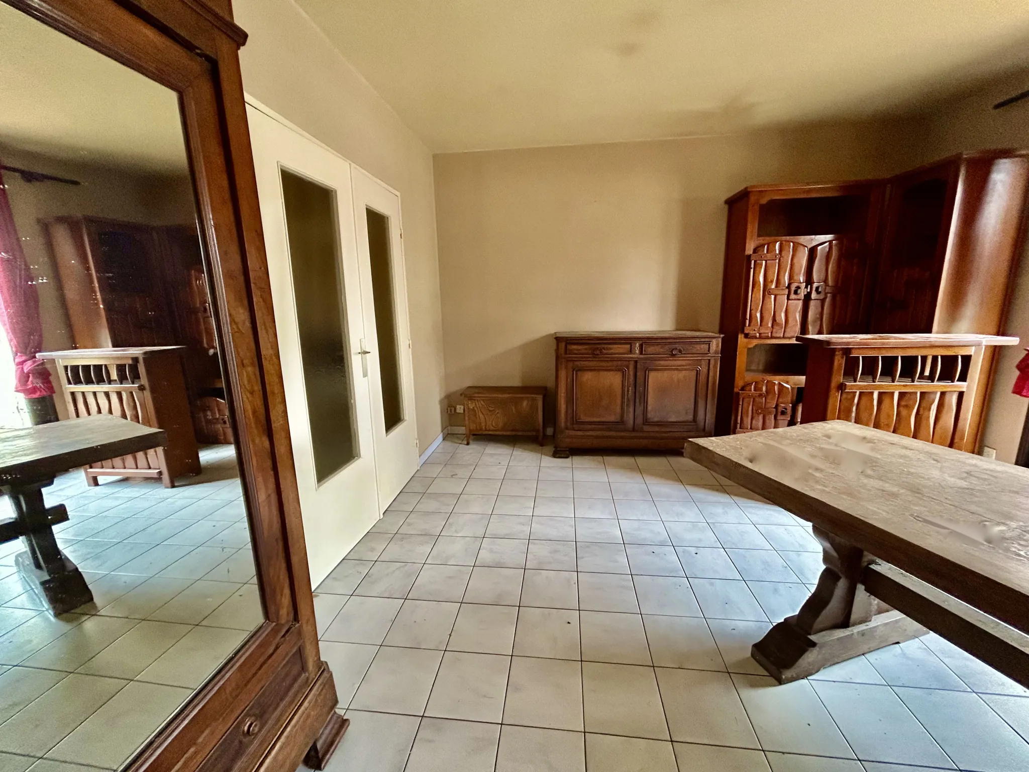 Maison à rénover de 130 m² avec grand terrain à Saint Denis de Pile 