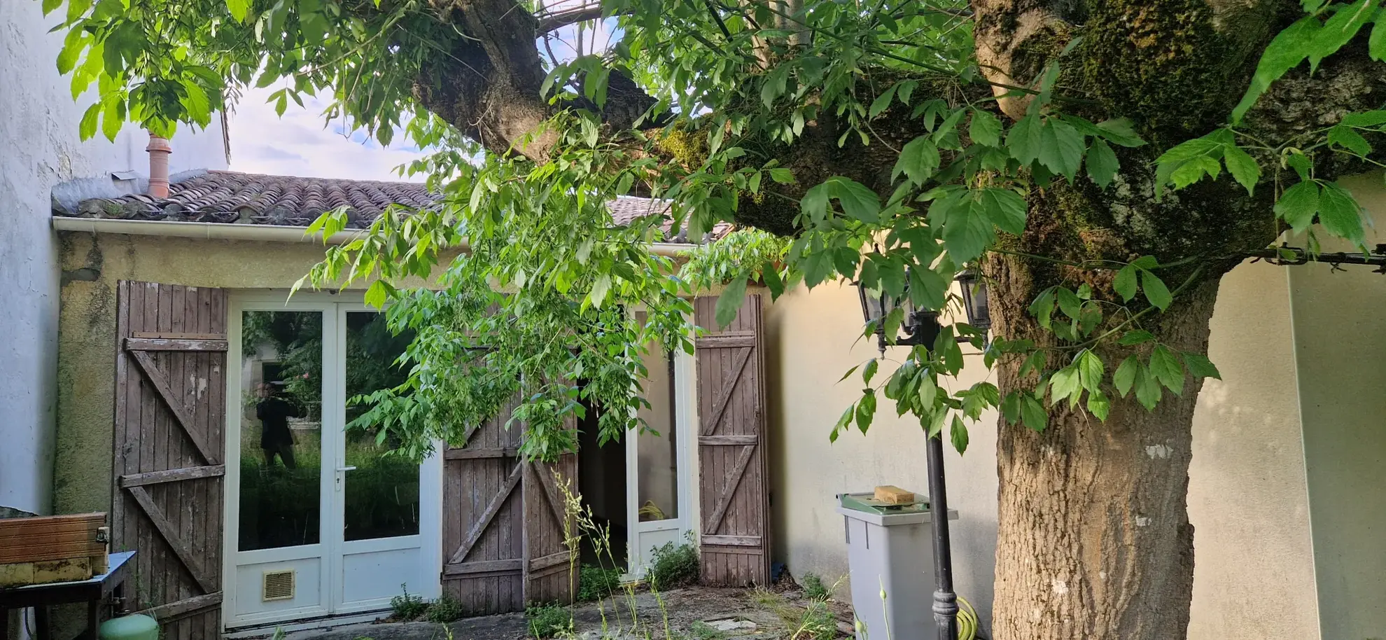 Maison ancienne en pierre à Lamarque – 115 m² avec jardin et terrasse, proche Bordeaux 