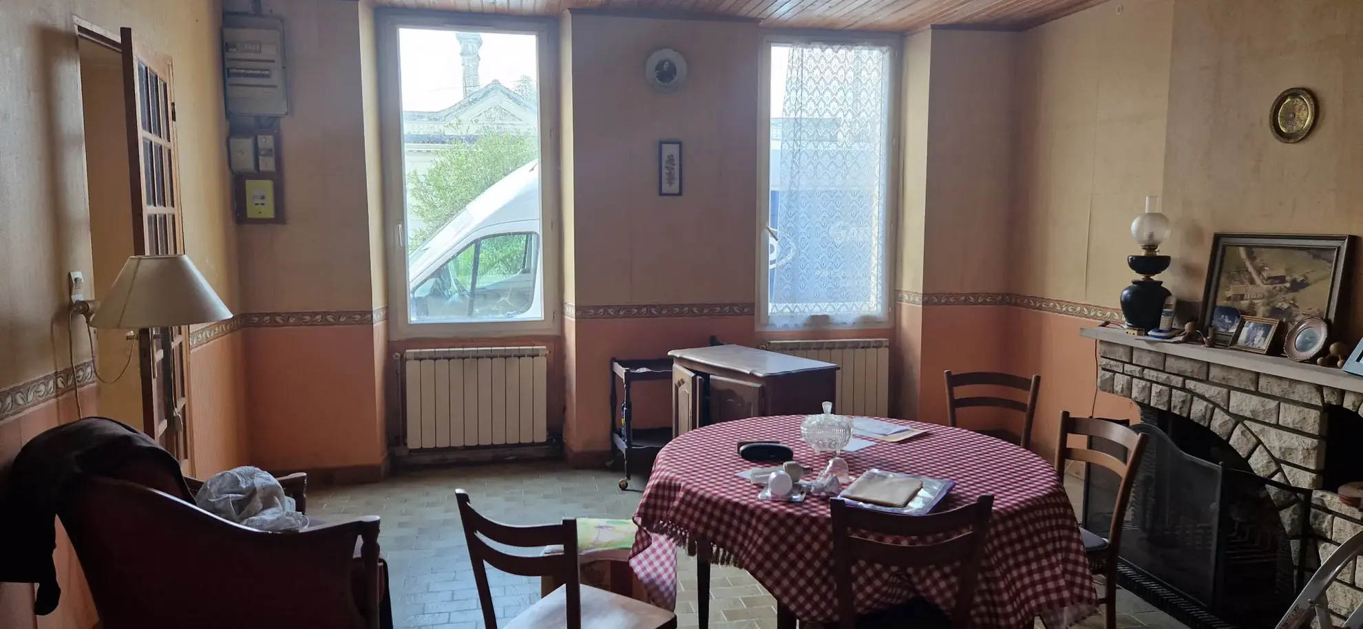 Maison ancienne en pierre à Lamarque – 115 m² avec jardin et terrasse, proche Bordeaux 