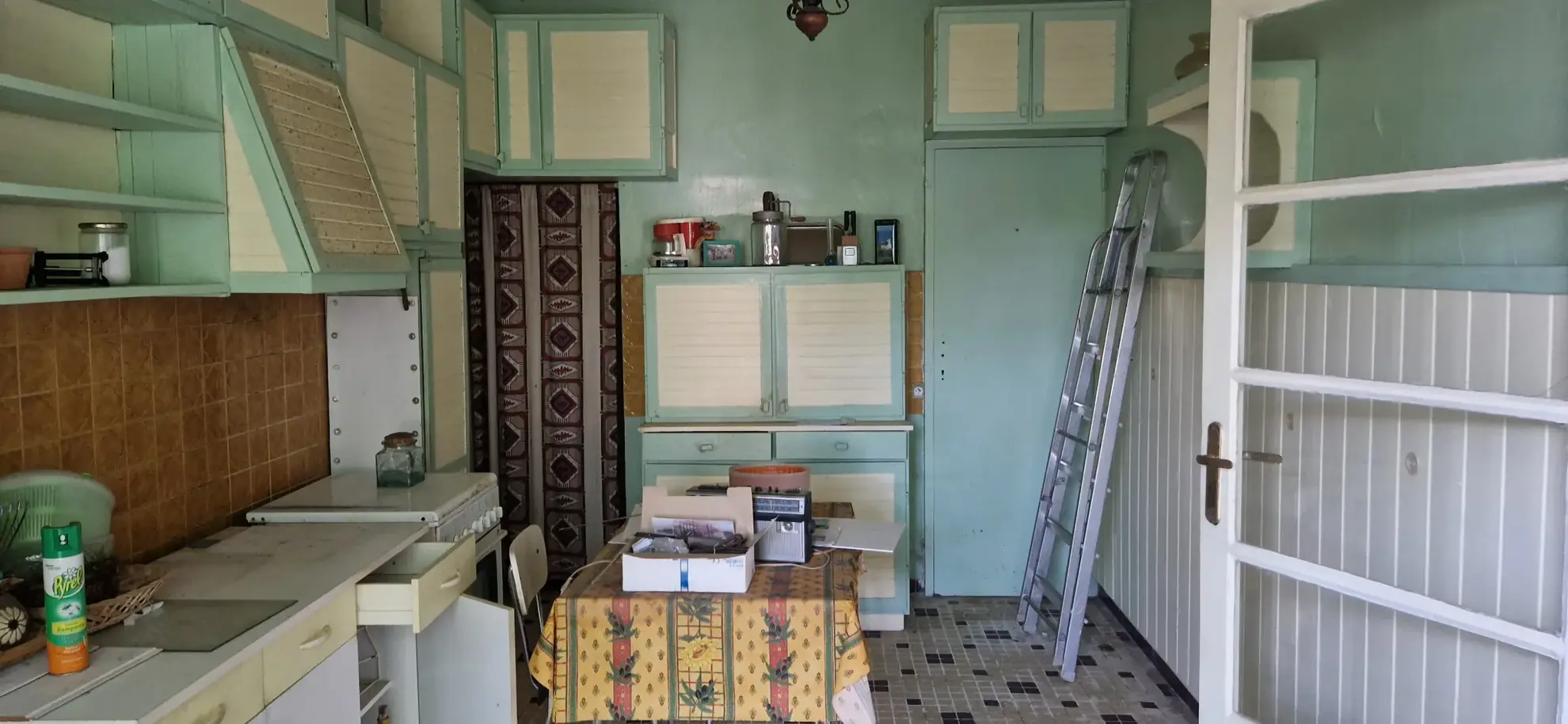 Maison ancienne en pierre à Lamarque – 115 m² avec jardin et terrasse, proche Bordeaux 