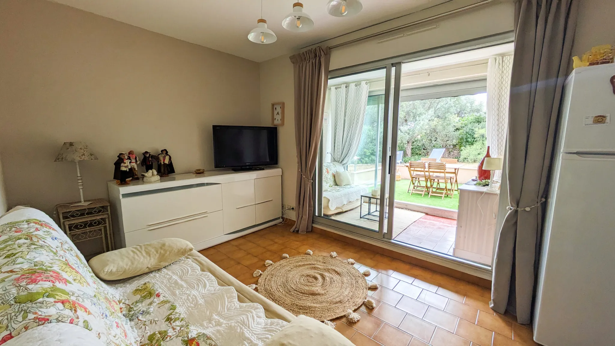 Appartement 2 pièces en rez-de-jardin avec piscine à Bandol 