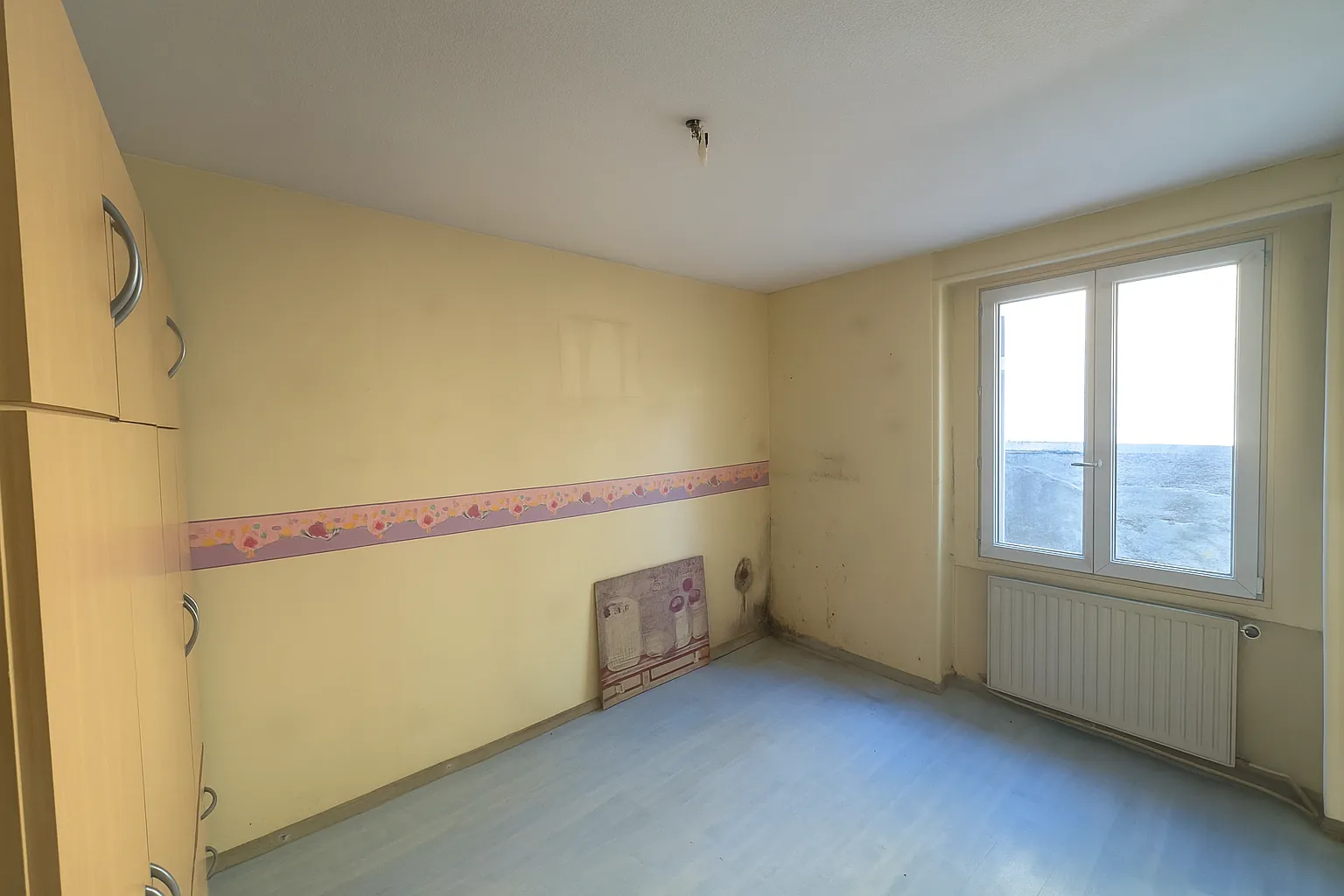 Maison avec hangar et garages à Saint-Étienne secteur Terres Noires 