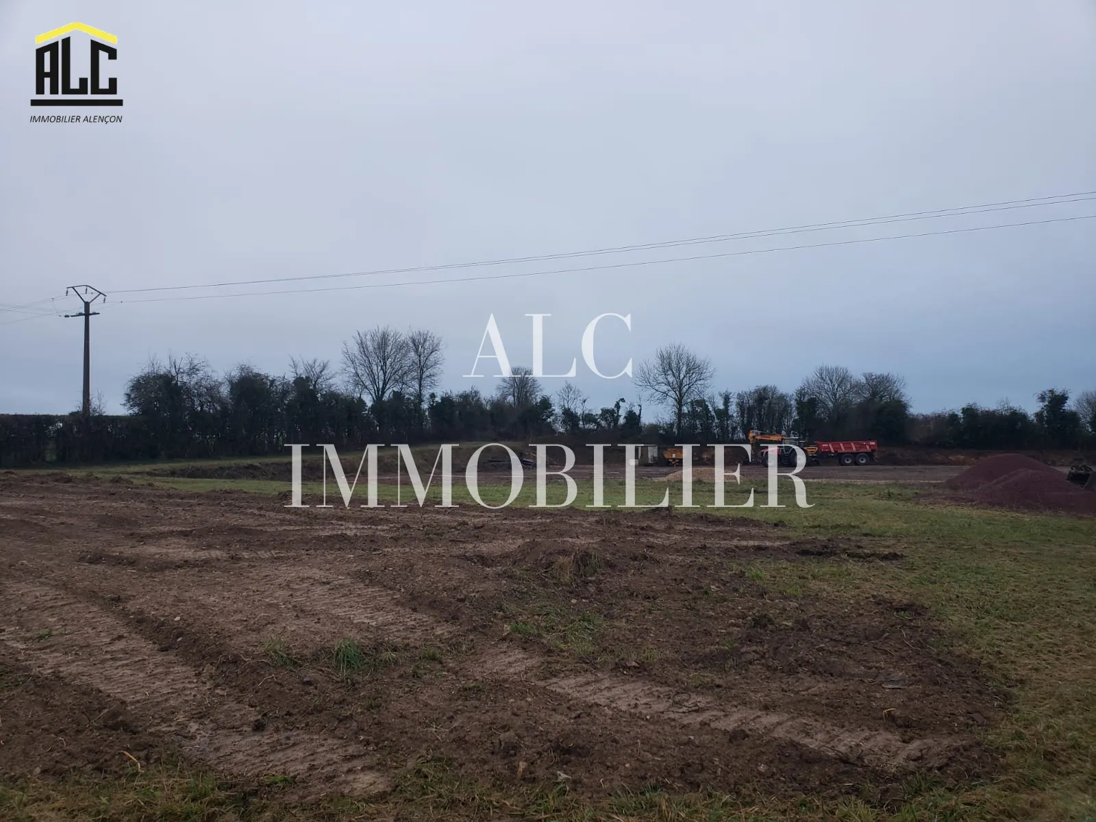 Terrain constructible artisanal ou industriel à Le Merlerault 61240