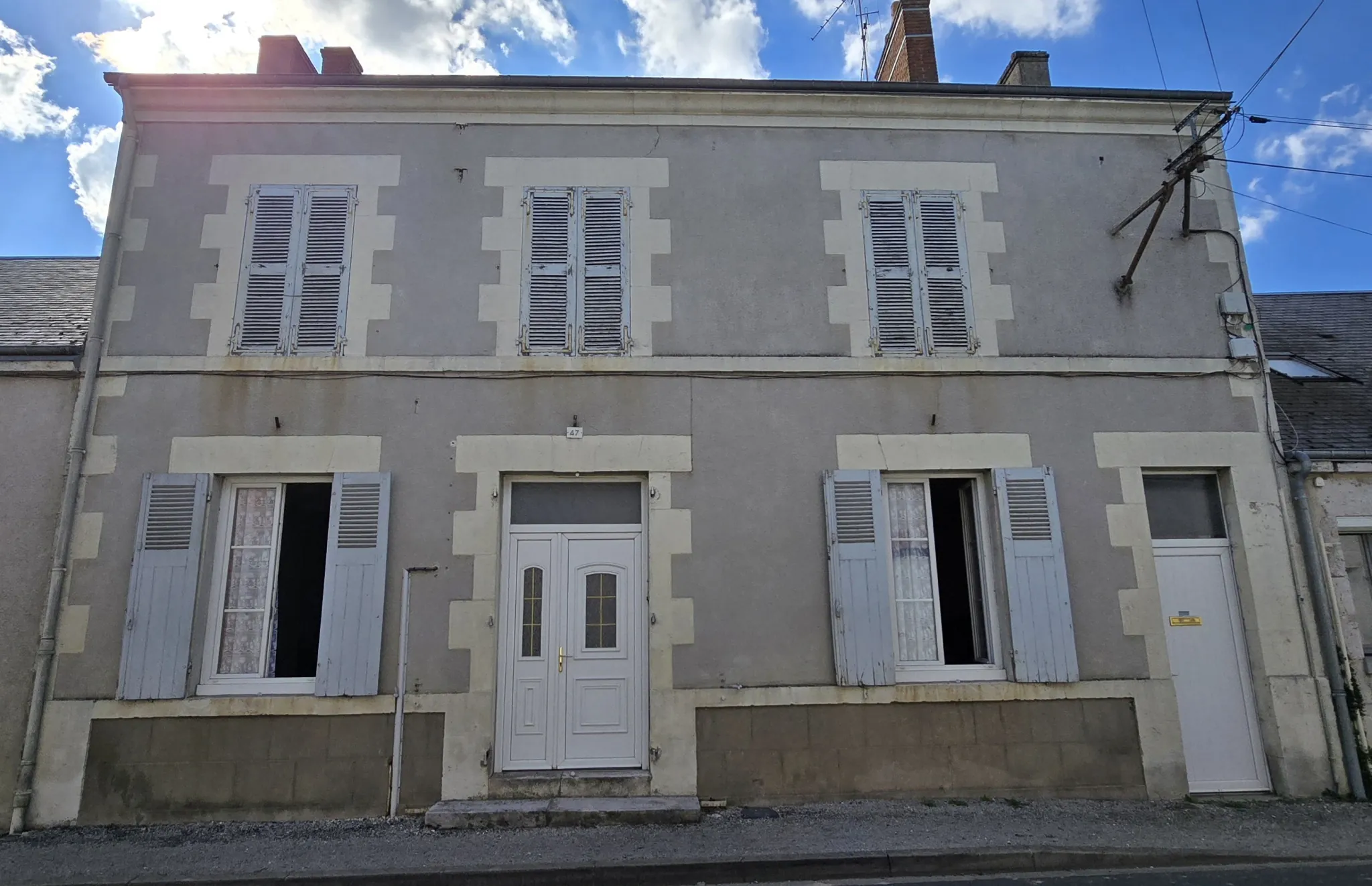 Charmante maison de ville à Marchenoir avec jardin, garage et potentiel d'agrandissement