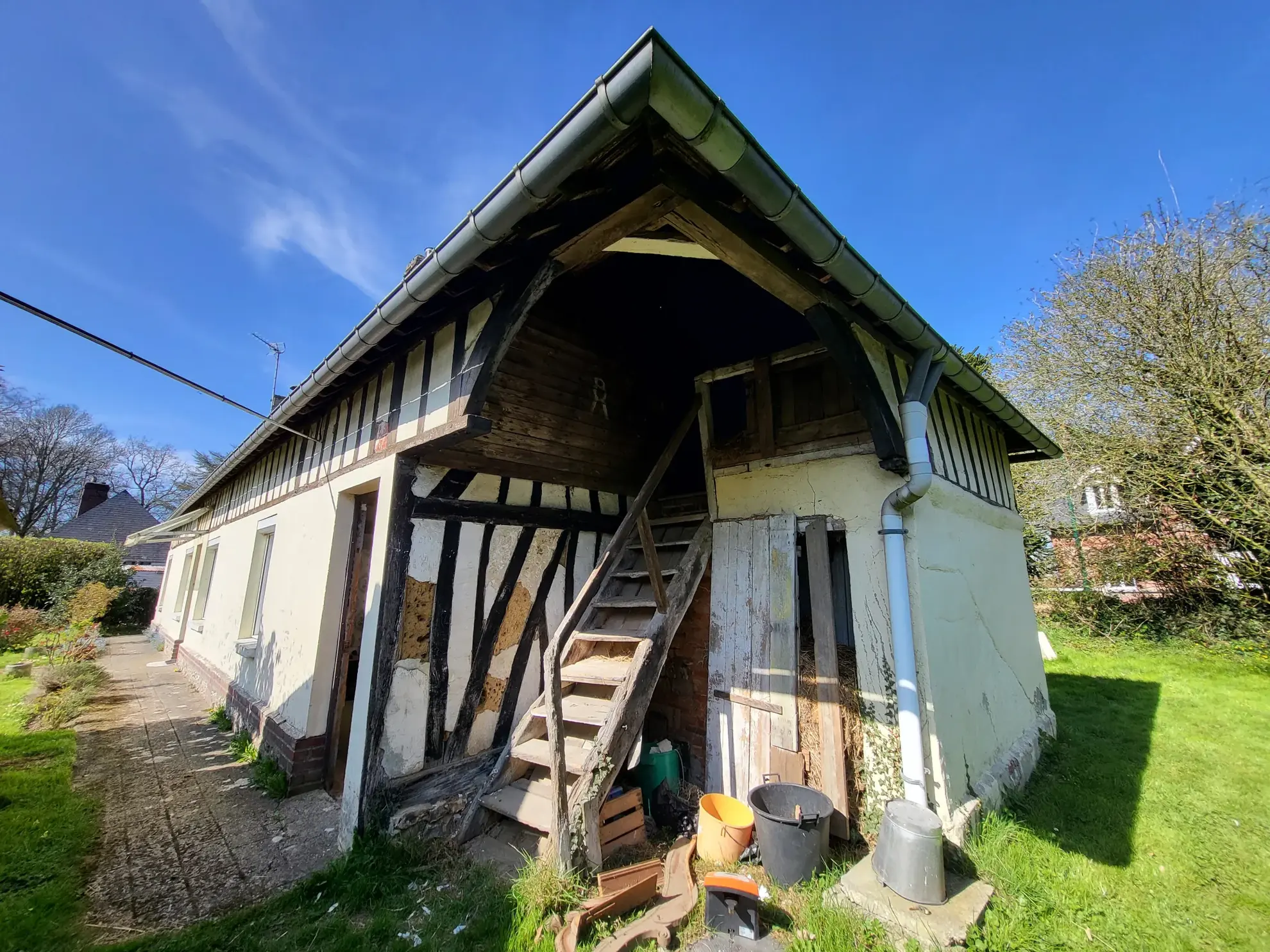 Longère à Autretot avec terrain de 1280 m² à rénover à vendre 