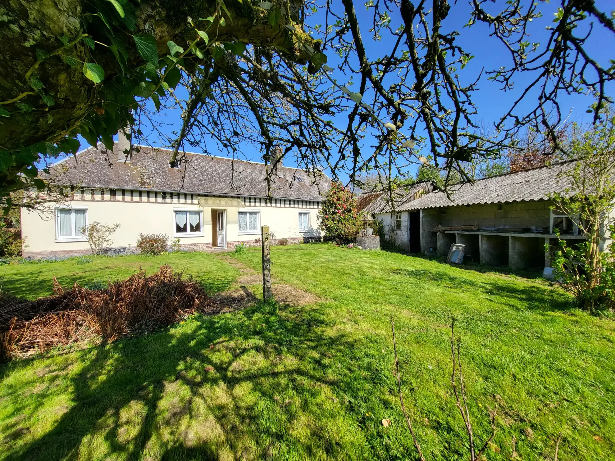 Longère à Autretot avec terrain de 1280 m² à rénover à vendre 