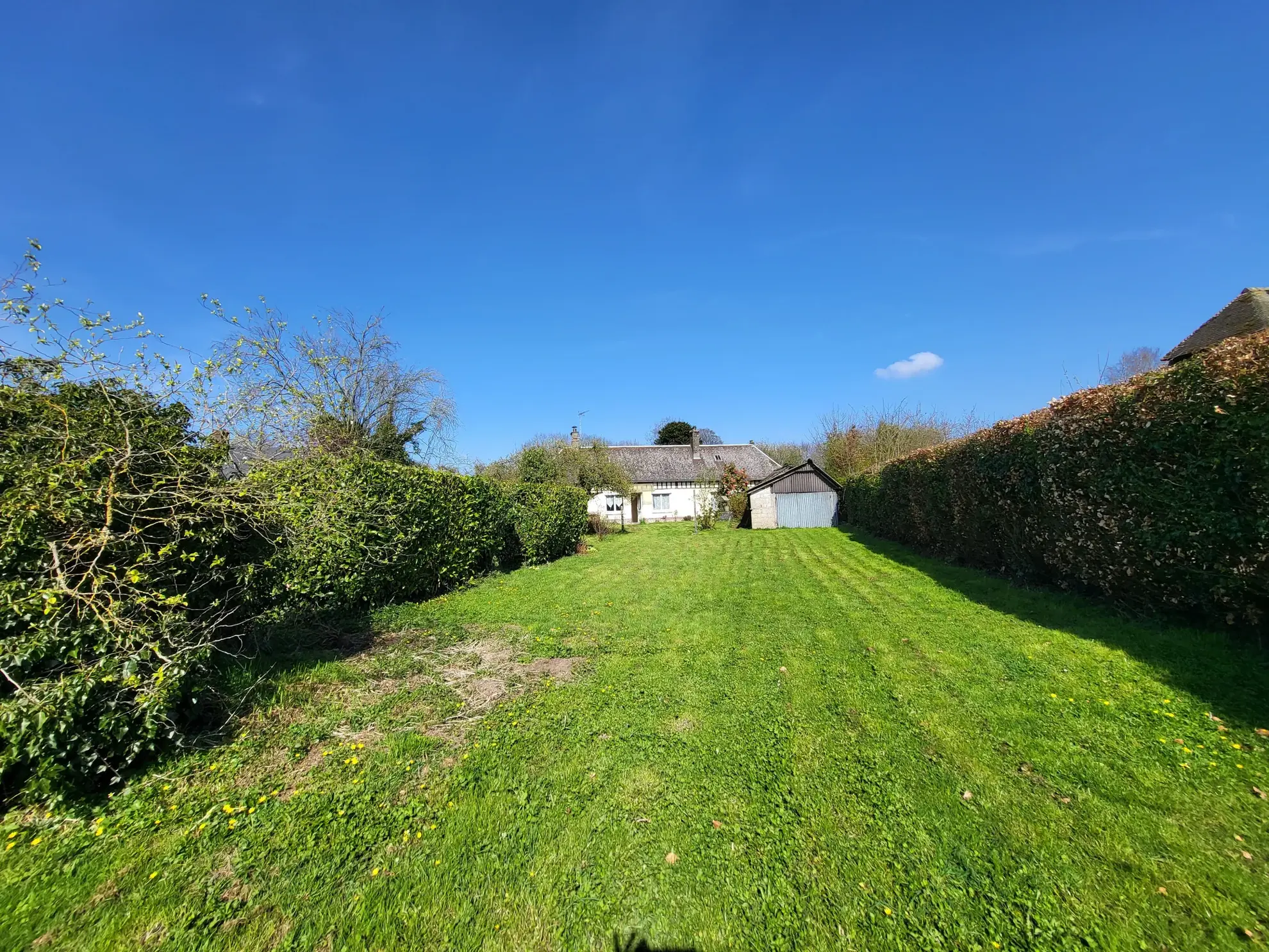 Longère à Autretot avec terrain de 1280 m² à rénover à vendre 