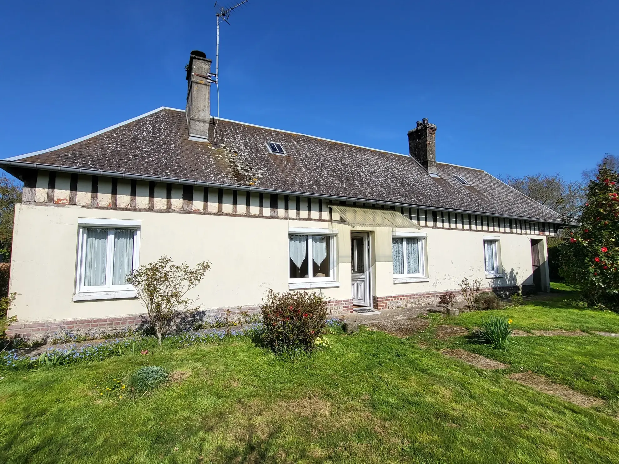 Longère à Autretot avec terrain de 1280 m² à rénover à vendre