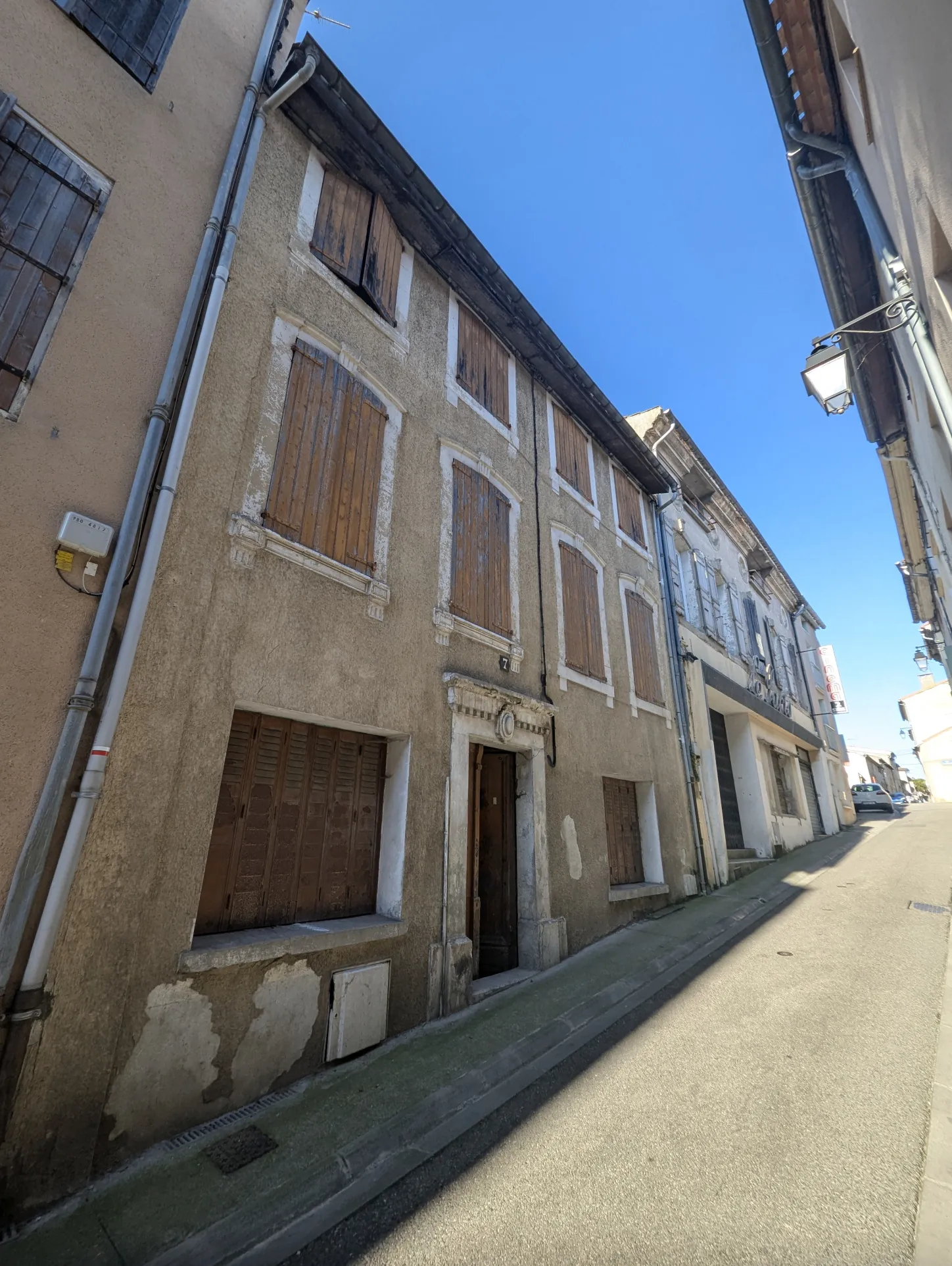 Immeuble à rénover de 180 m² à Castelnaudary - Opportunité d'investissement