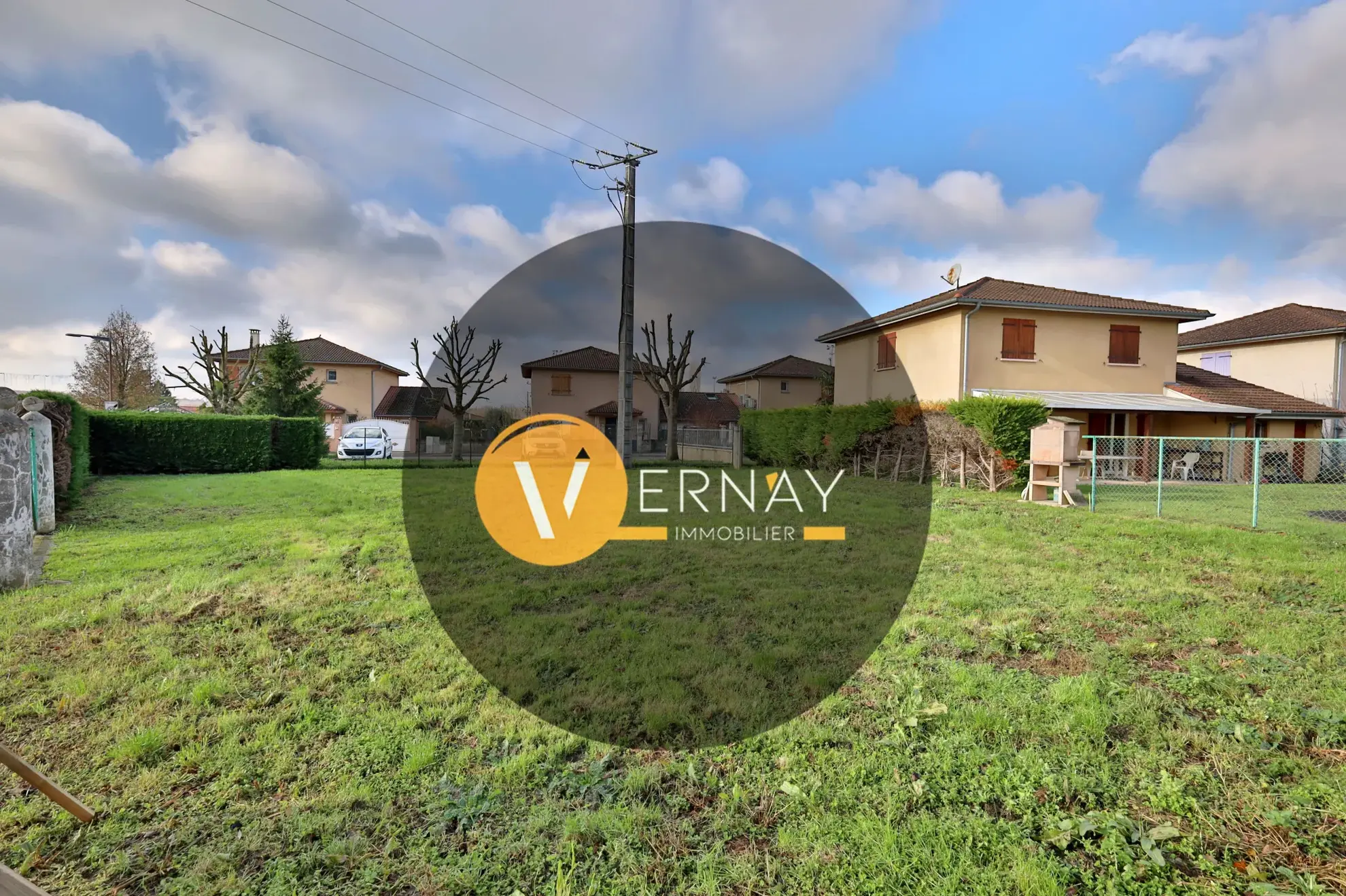 Terrain constructible plat de 409 m² à Luzinay - Emplacement idéal