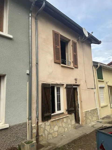 Maison de village avec terrain et garage à Melay - Opportunité à saisir
