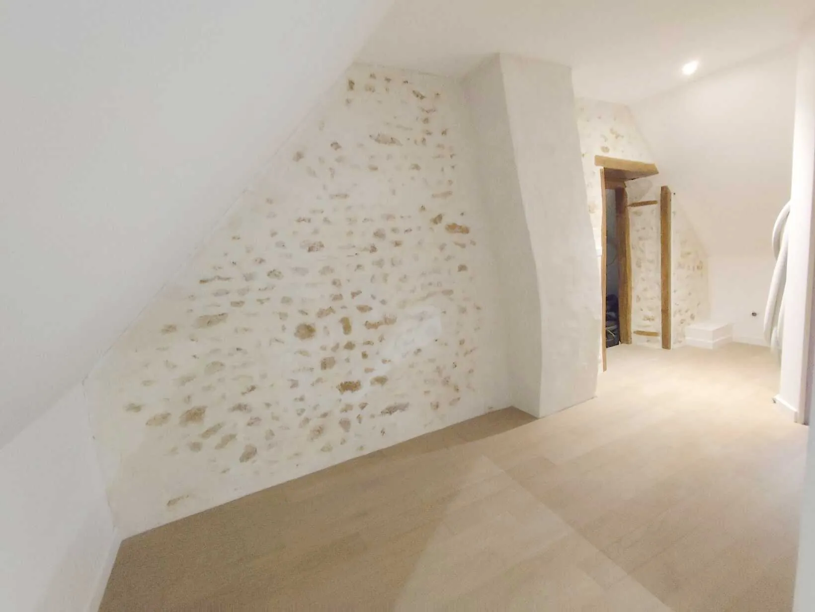 Appartement T2 à Gex 01170, proche de la mairie, avec cave 