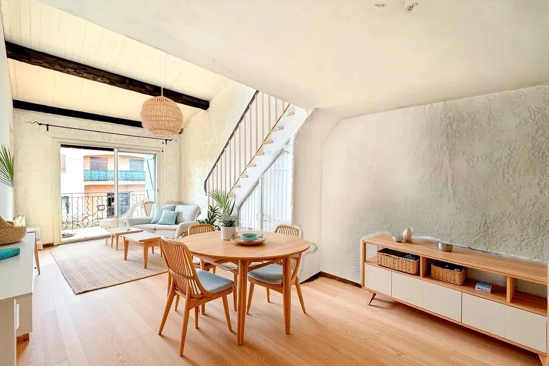 Appartement Duplex T3 à La Londe-les-Maures, Centre-ville, Terrasse et Vue Sur La Ville