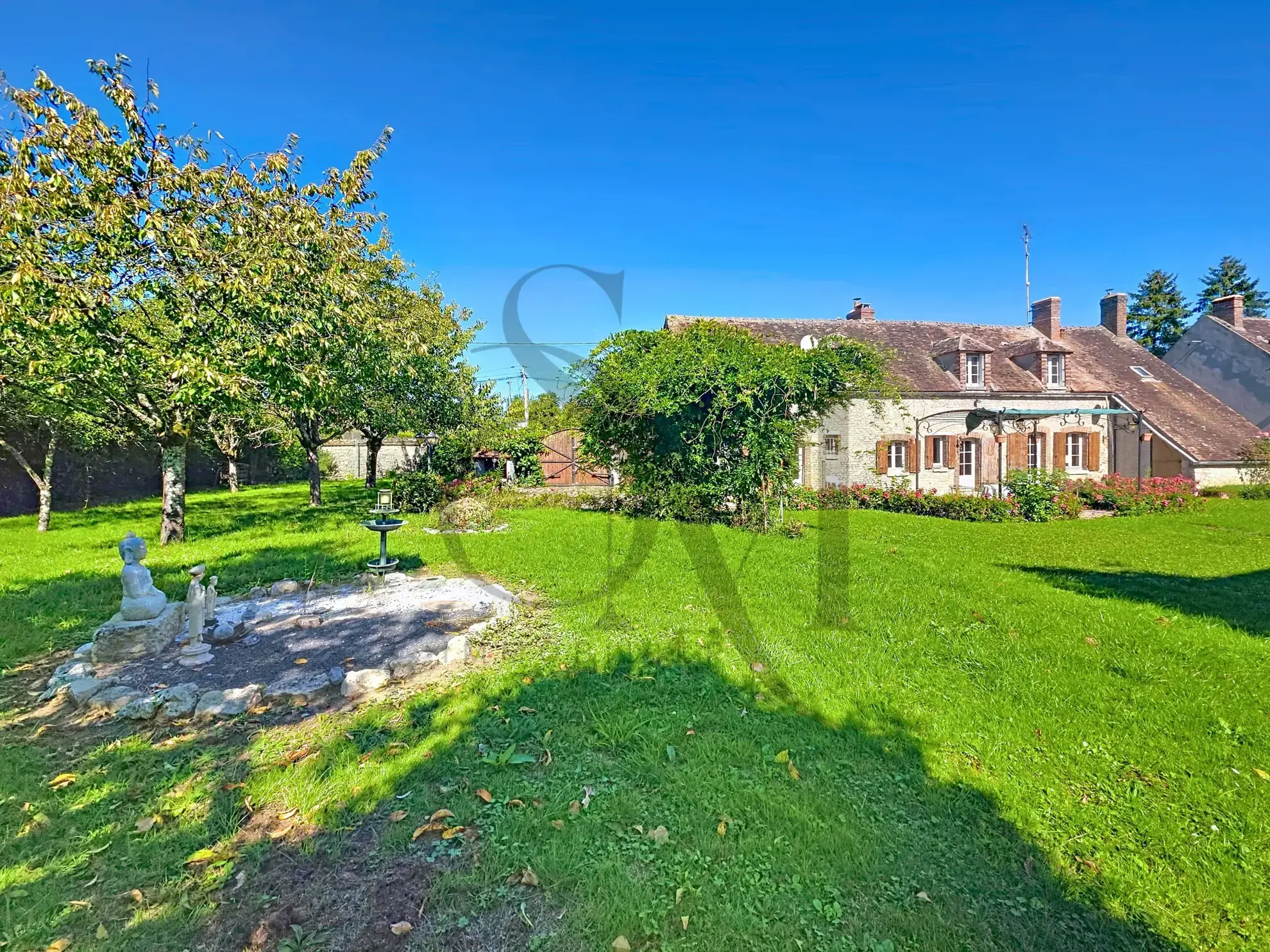 Longère authentique à Egreville (77) avec grand terrain, idéal résidence secondaire ou principale