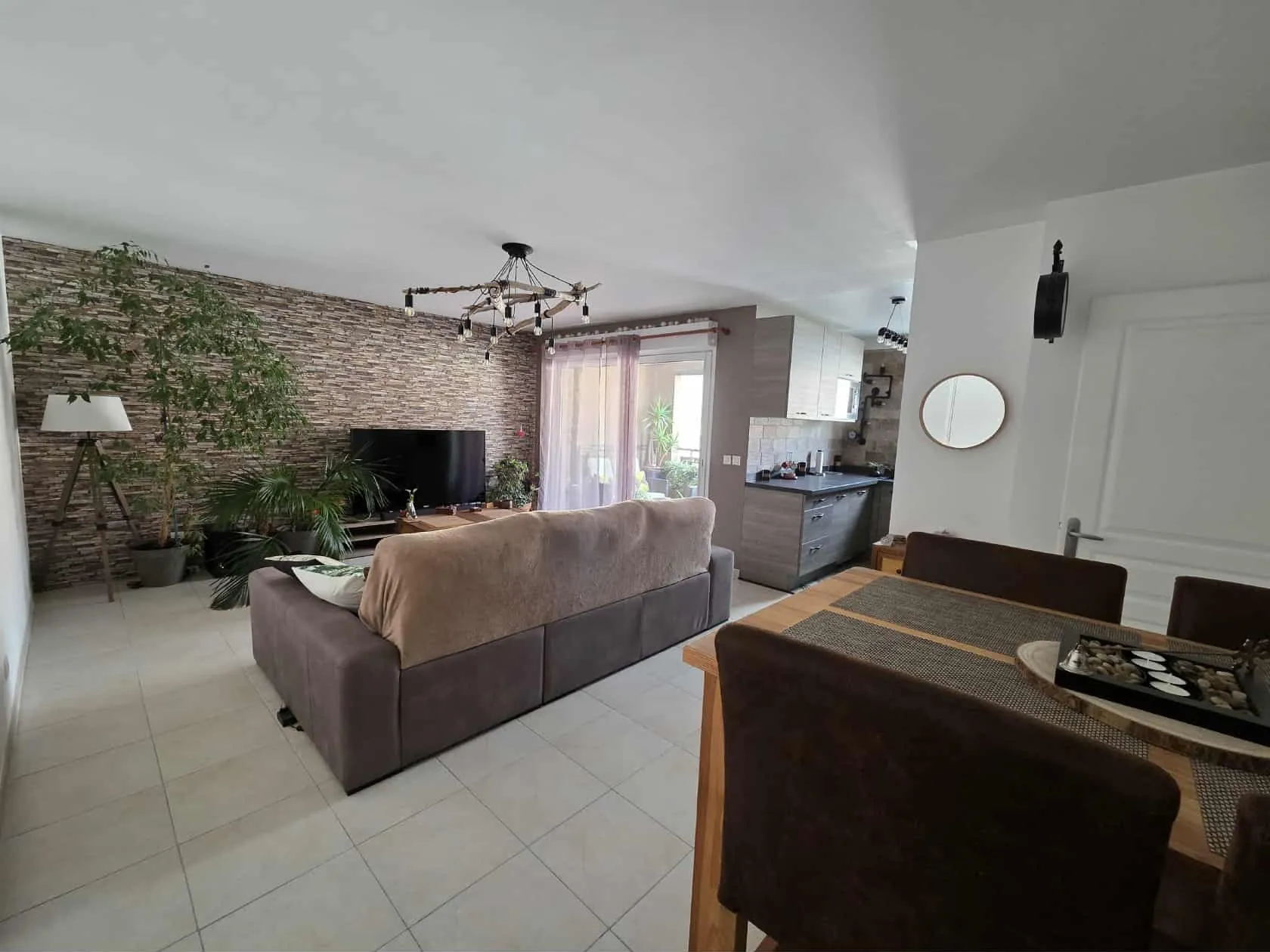 Appartement T3 rénové avec garage et terrasse à La Seyne-sur-Mer - Prêt à habiter