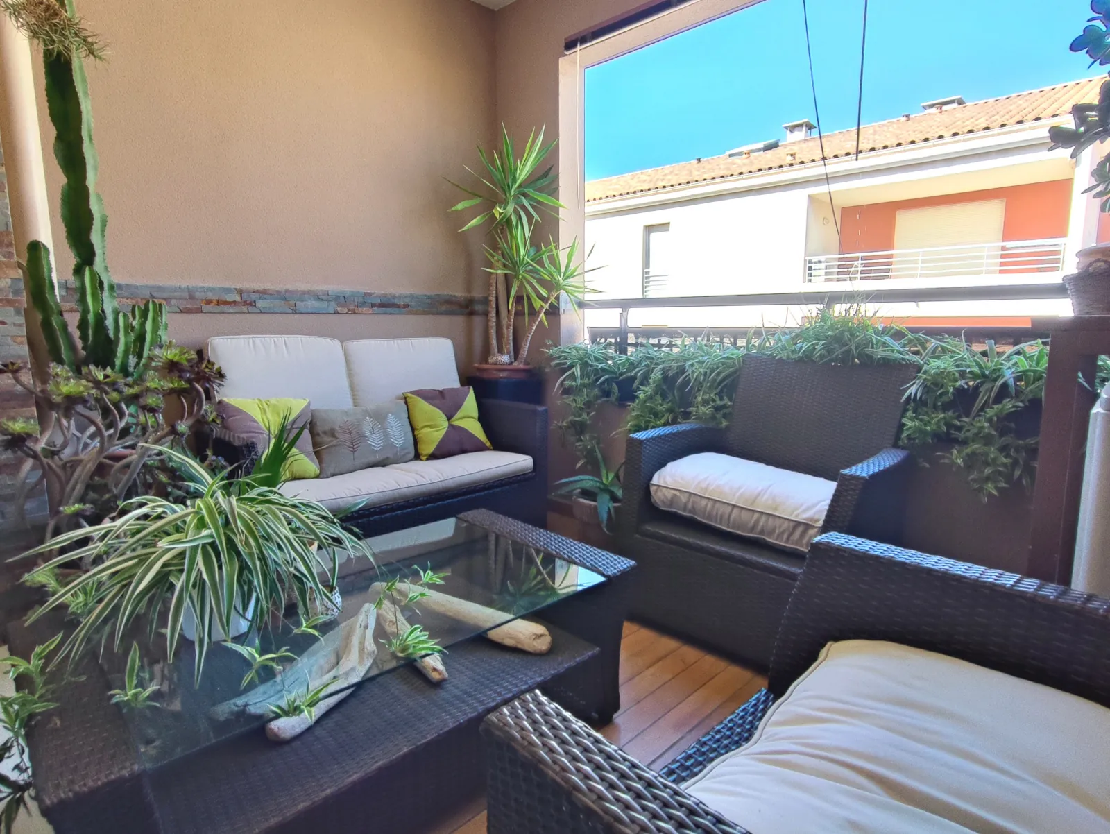 Appartement T3 rénové avec garage et terrasse à La Seyne-sur-Mer - Prêt à habiter 