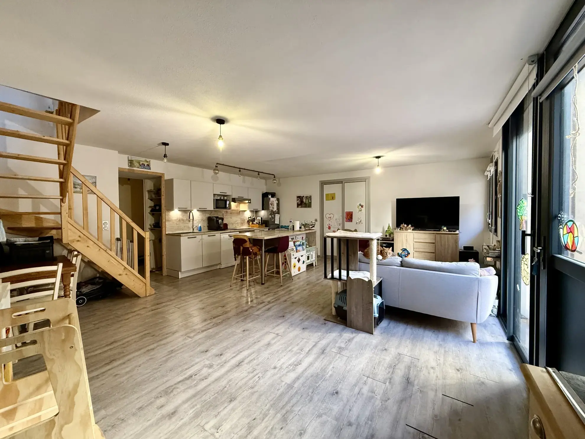 Charmante maison de village récente à Saint-Thibéry, 77 m² en parfait état