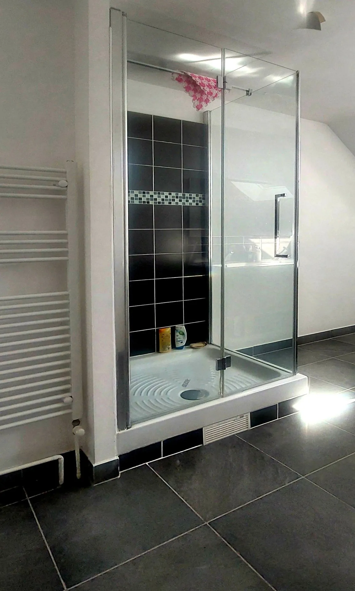 Maison familiale avec 4 chambres à Migennes, terrain clos, proche commodités 