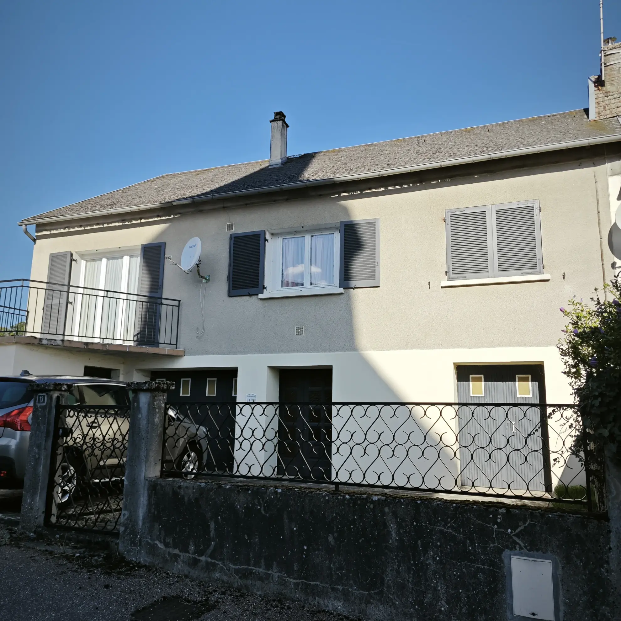 Maison à vendre avec sous-sol, jardin clos, proche La Souterraine