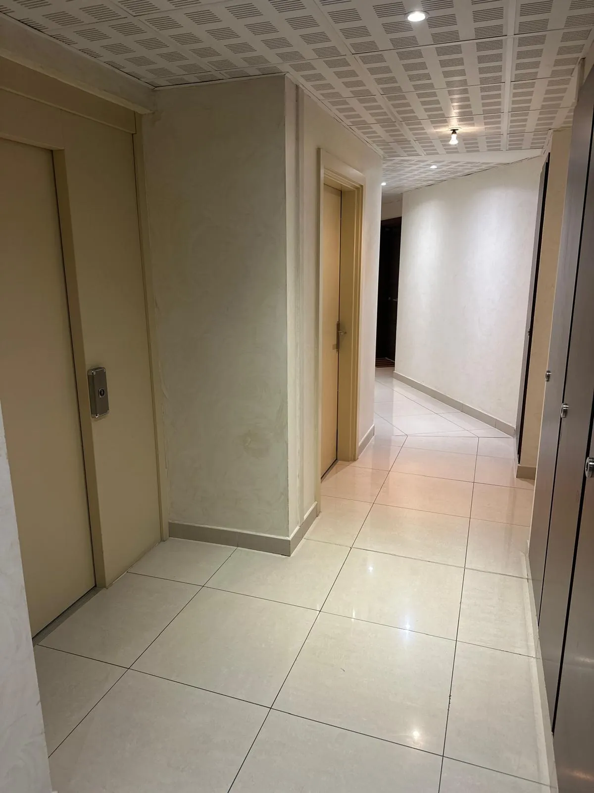 Appartement 2 pièces de 40 m² à Cannes avec terrasse et finitions modernes 