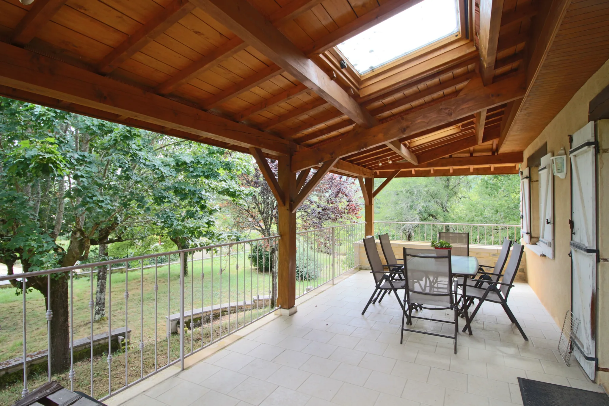 Maison familiale à Prayssac avec grand terrain et fort potentiel de rénovation 