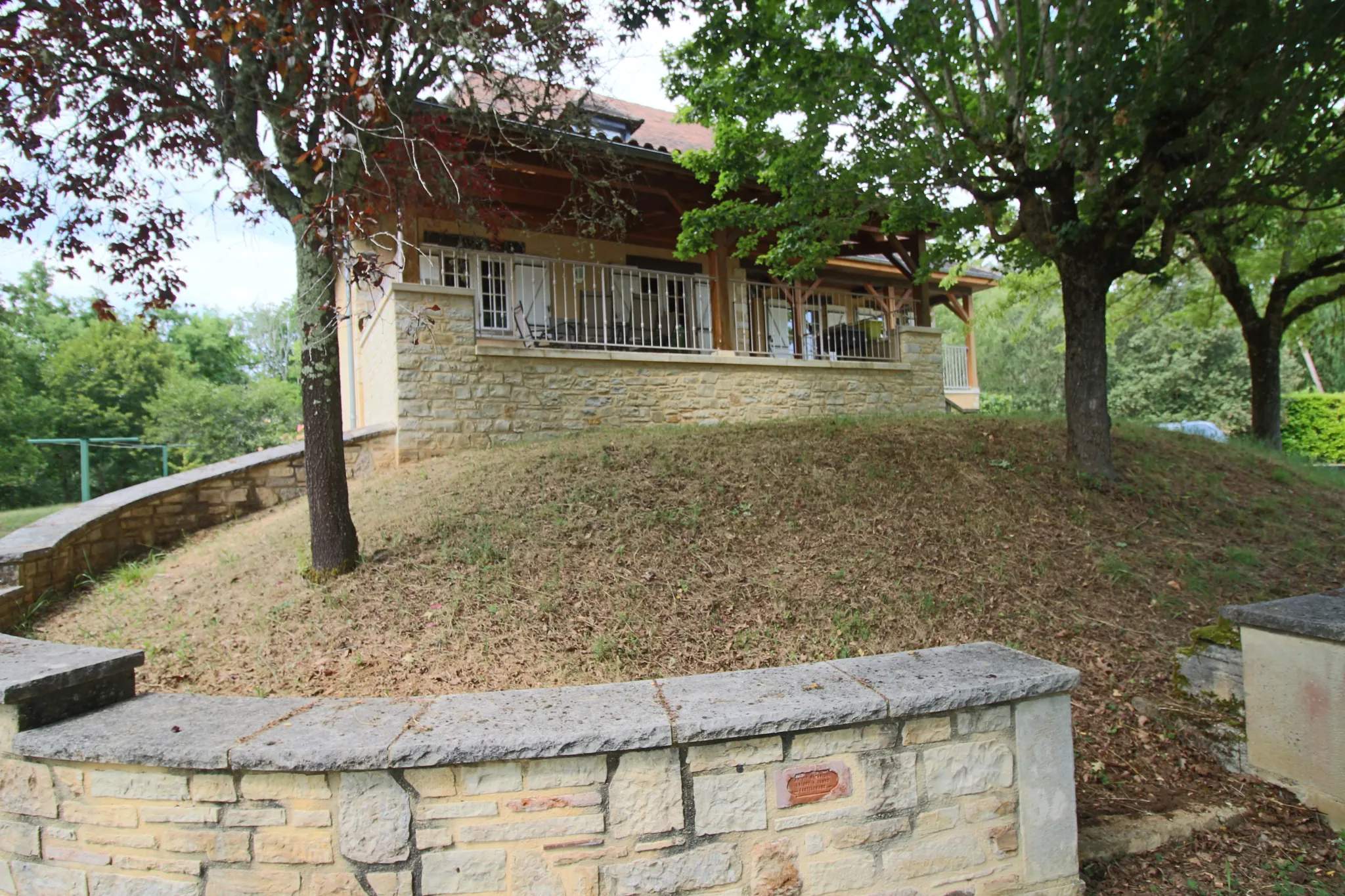 Maison familiale à Prayssac avec grand terrain et fort potentiel de rénovation 