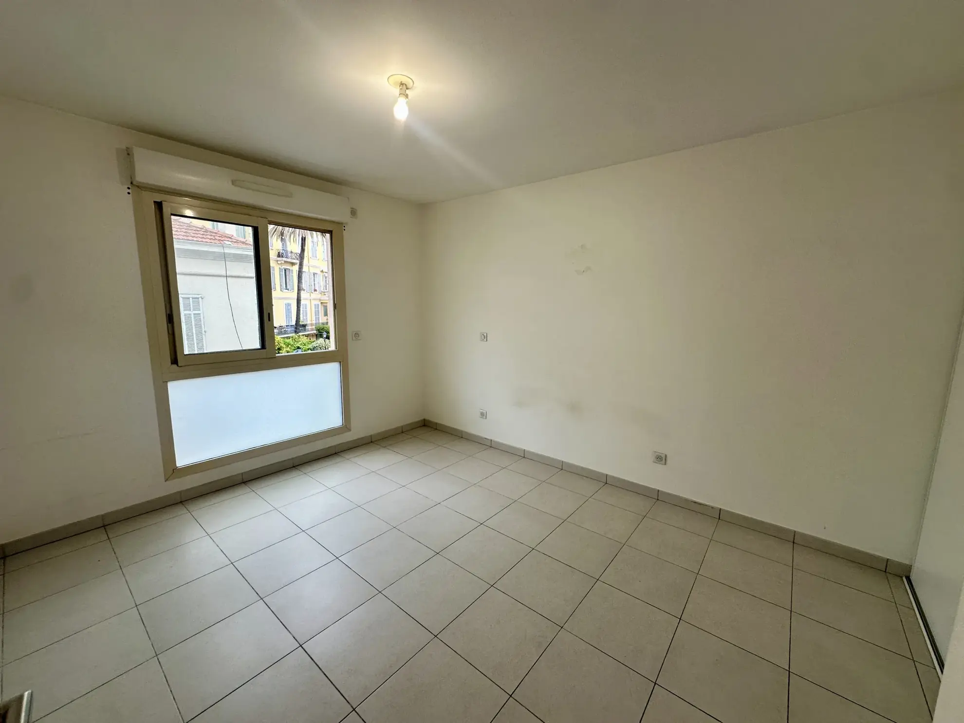 Appartement 2 pièces de 40 m² à Cannes avec terrasse et finitions modernes 