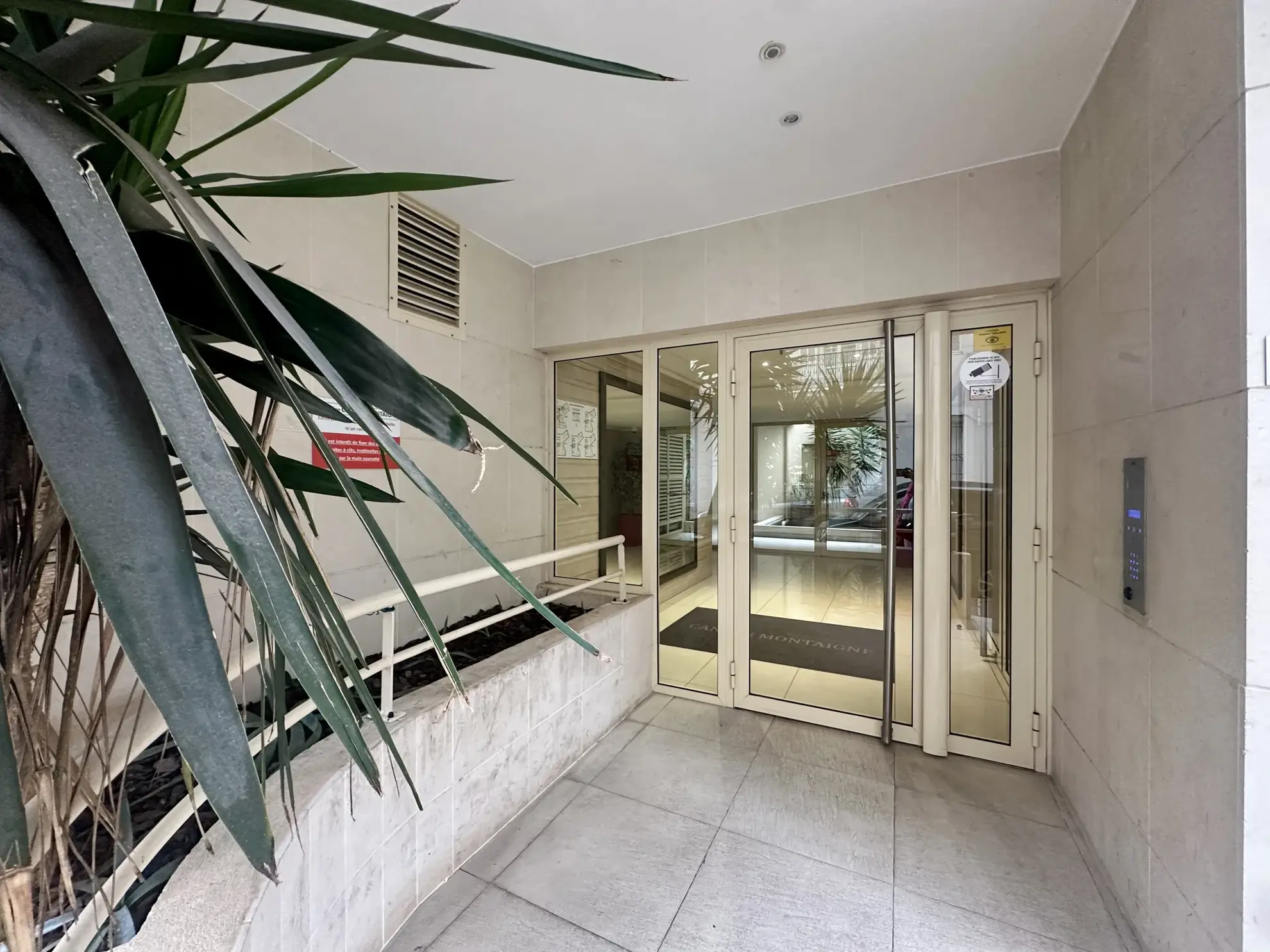 Appartement 2 pièces de 40 m² à Cannes avec terrasse et finitions modernes 