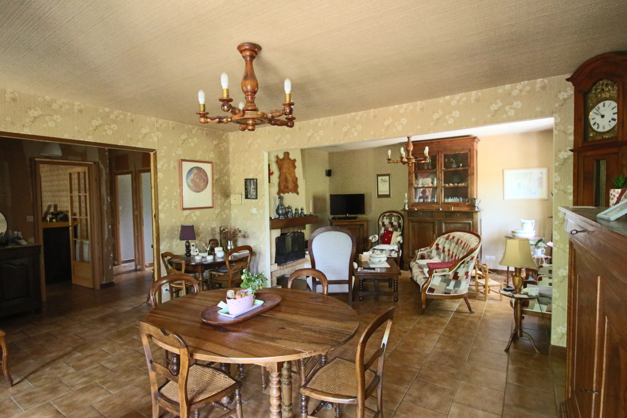 Maison familiale à Prayssac avec grand terrain et fort potentiel de rénovation 