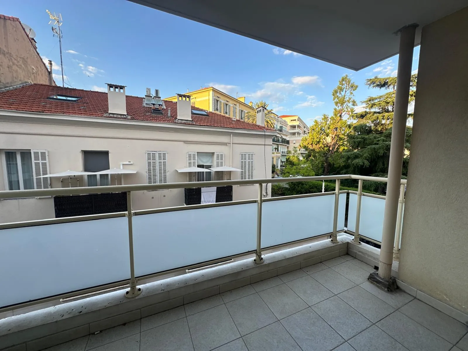 Appartement 2 pièces de 40 m² à Cannes avec terrasse et finitions modernes 