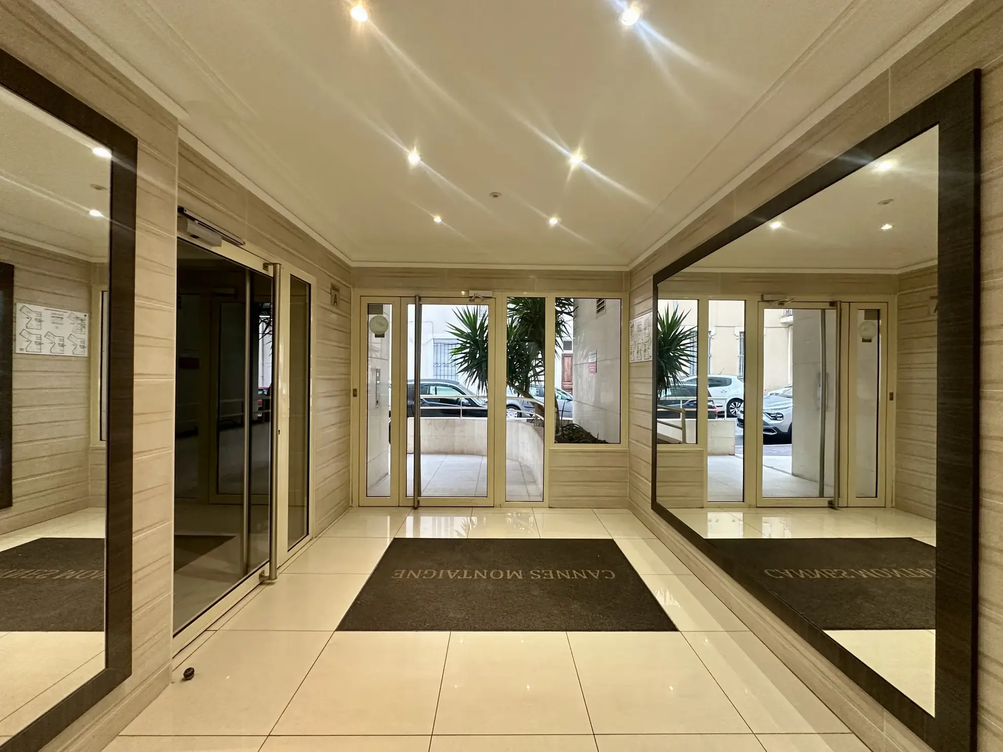 Appartement 2 pièces de 40 m² à Cannes avec terrasse et finitions modernes 