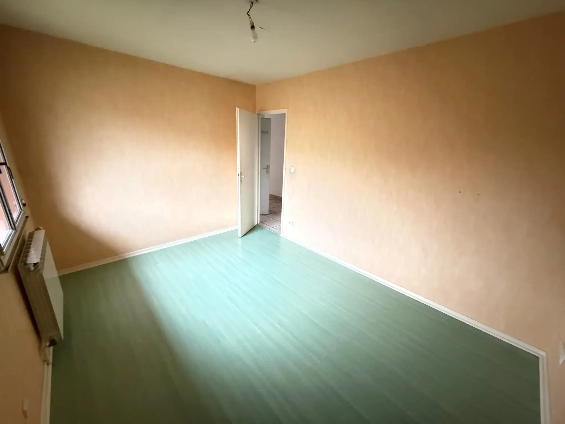 Maison individuelle à rénover avec garage et terrasse à Saint-Étienne-de-Cuines 