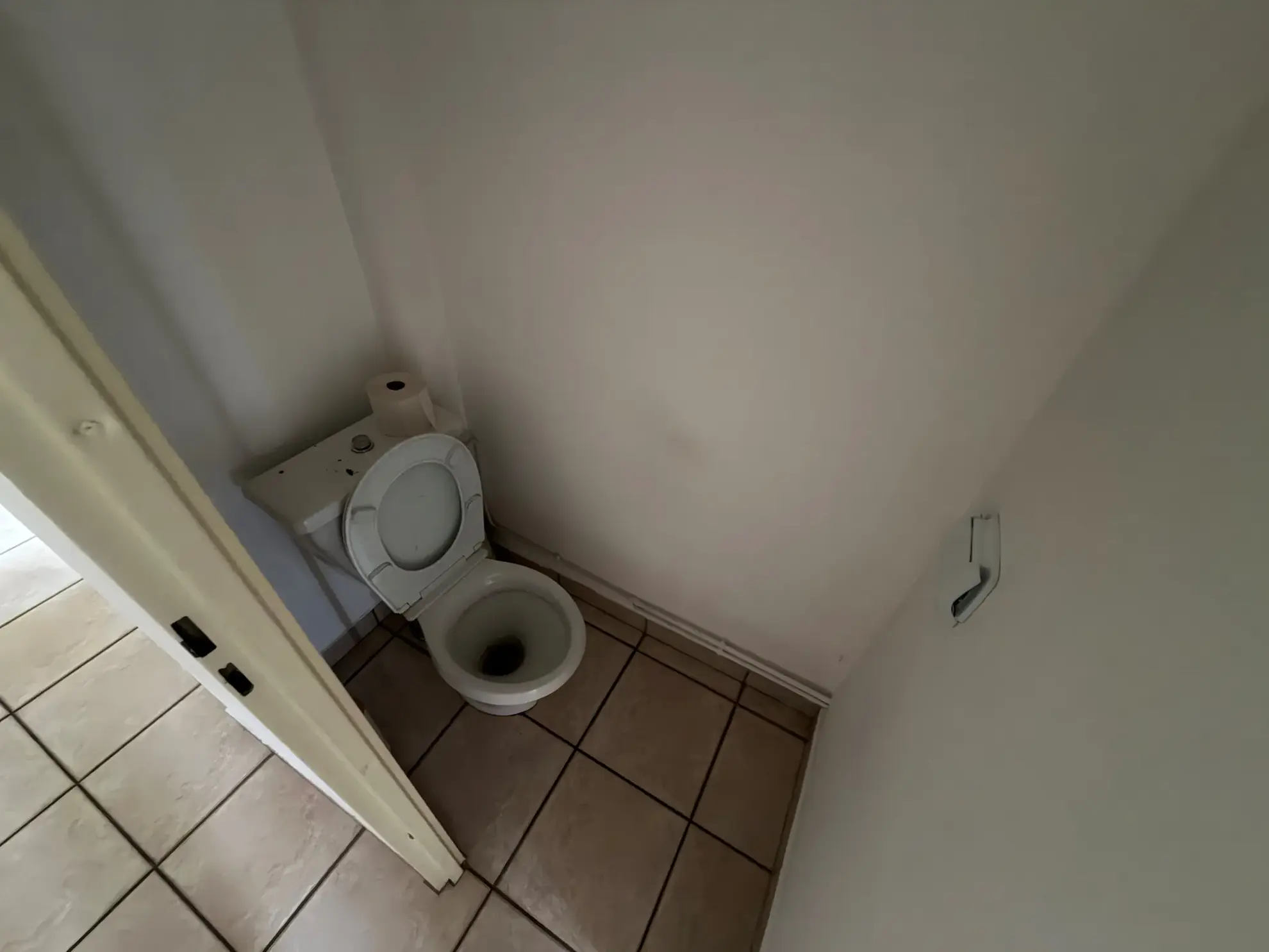 Maison individuelle à rénover avec garage et terrasse à Saint-Étienne-de-Cuines 