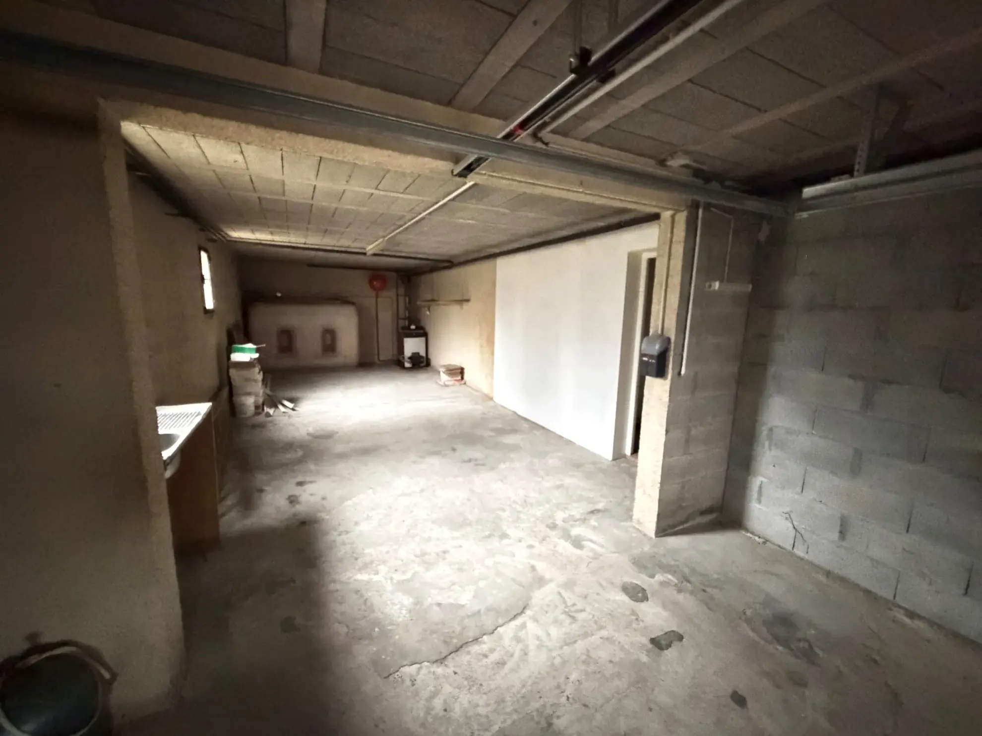 Maison individuelle à rénover avec garage et terrasse à Saint-Étienne-de-Cuines 