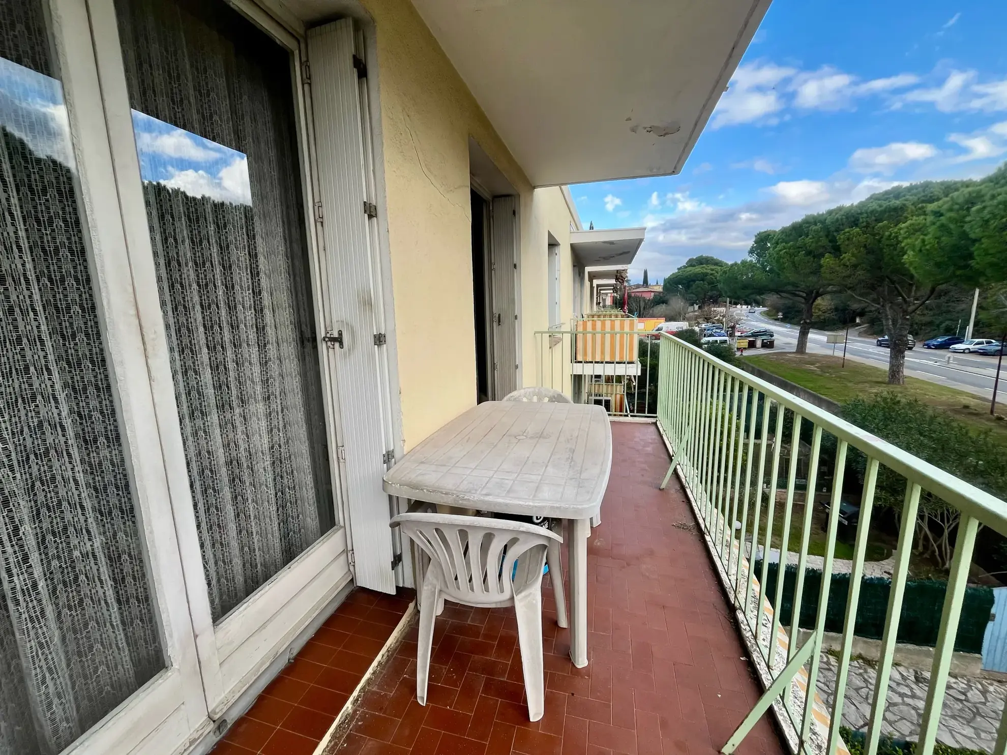 Appartement F4 à rénover avec terrasse à Vidauban - Dernier étage 