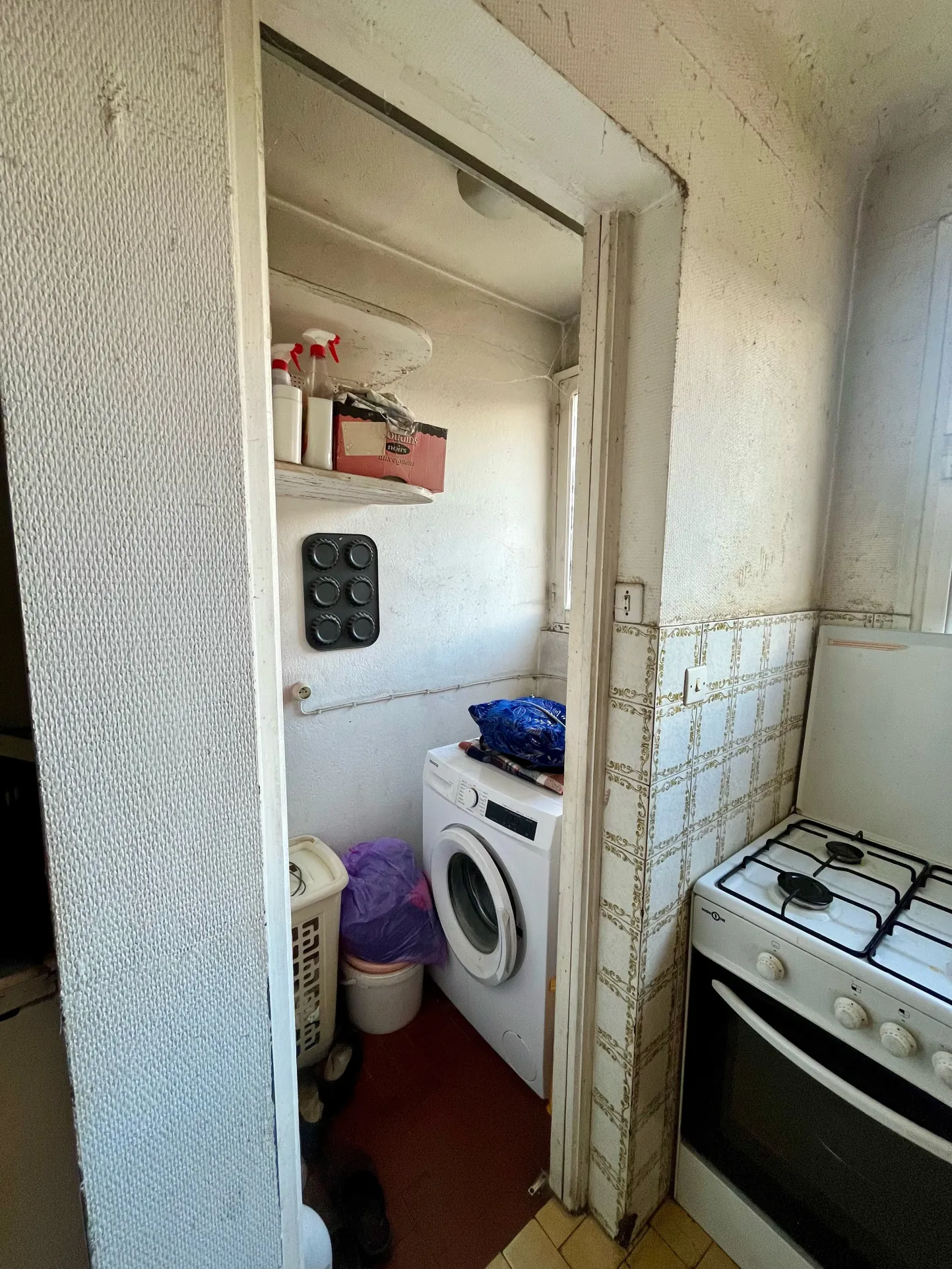 Appartement F4 à rénover avec terrasse à Vidauban - Dernier étage 