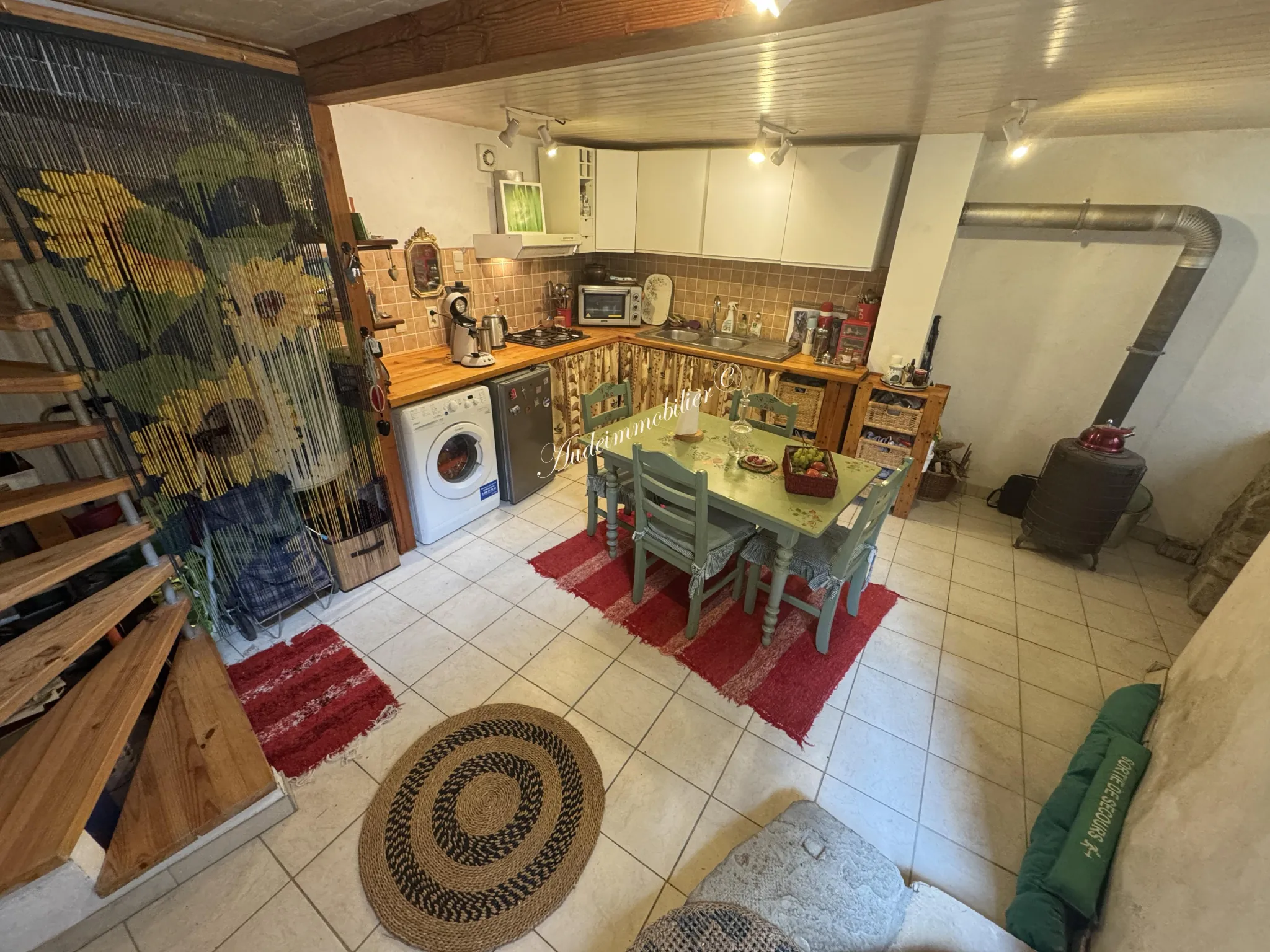 Belle maison de village en pierres à Limoux avec vue et fibre optique 