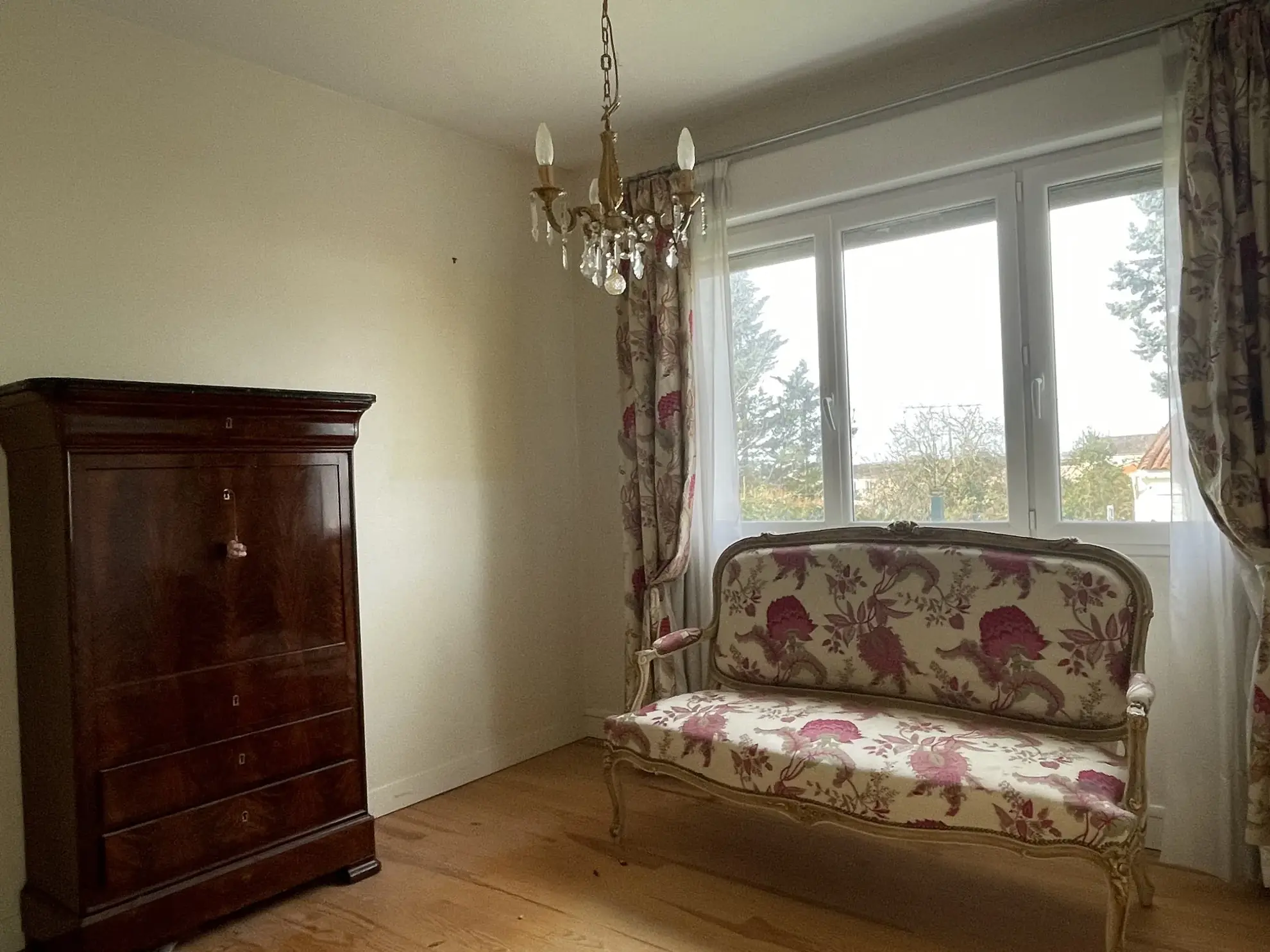 Spacieuse maison avec terrasses, terrain, et potentiel d’aménagement à Puy-l’Évêque 