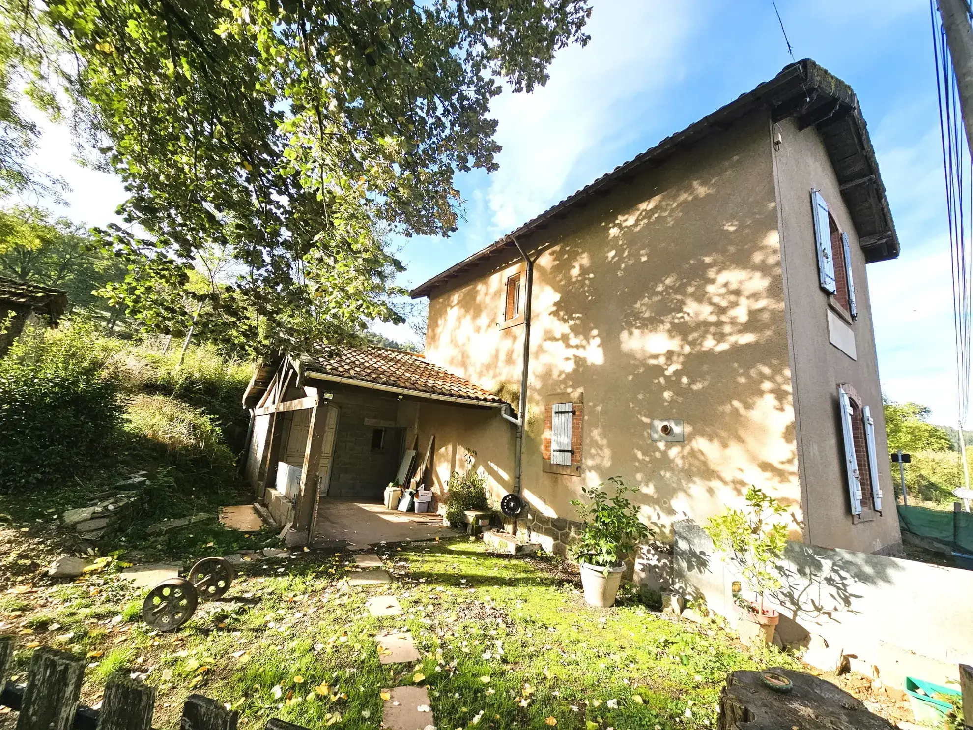 Maison à rénover de 100 m² entre Saint-Juéry et Ambialet avec grand terrain