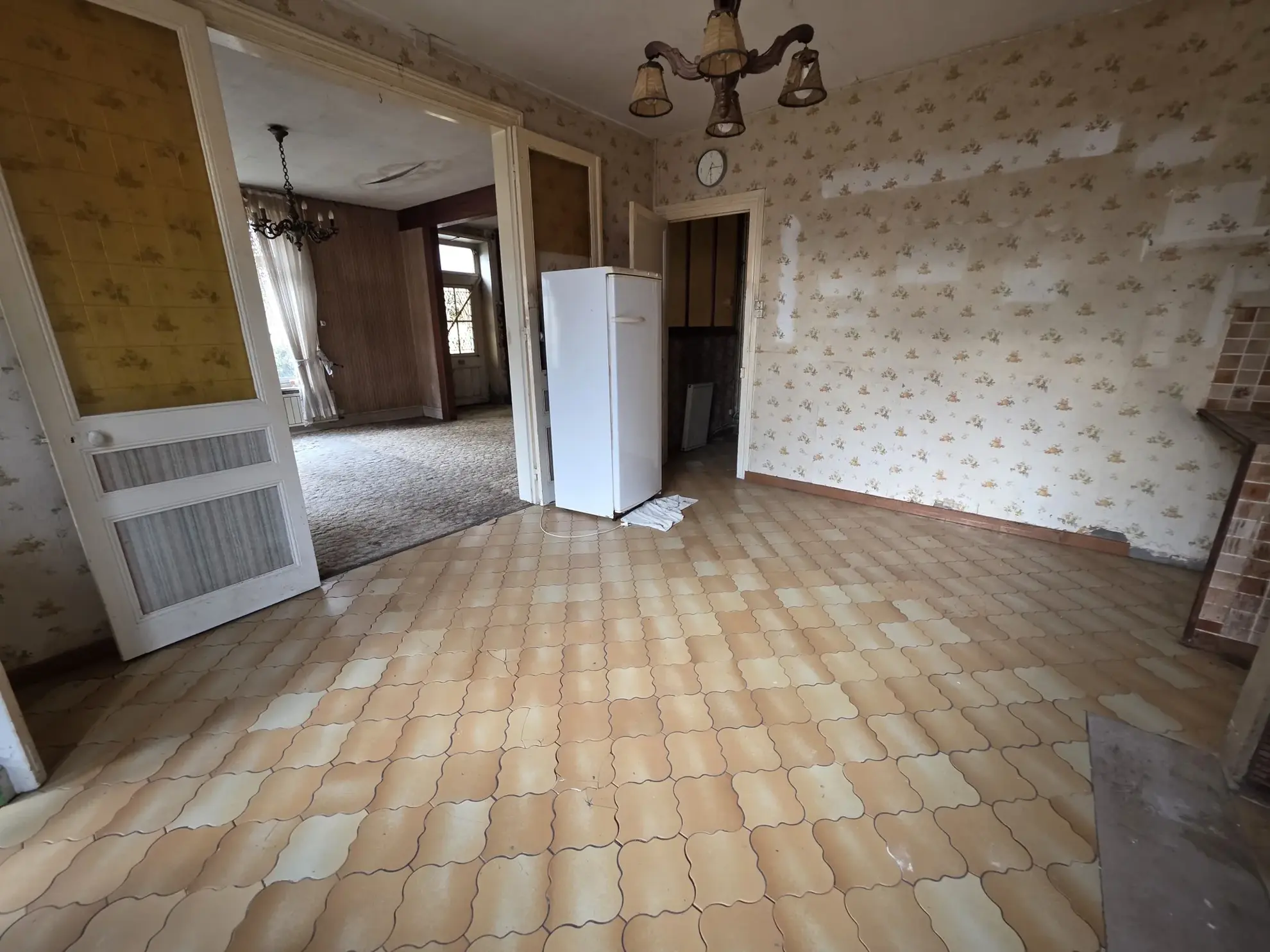 Maison à rénover avec fort potentiel à Saint Étienne au Mont