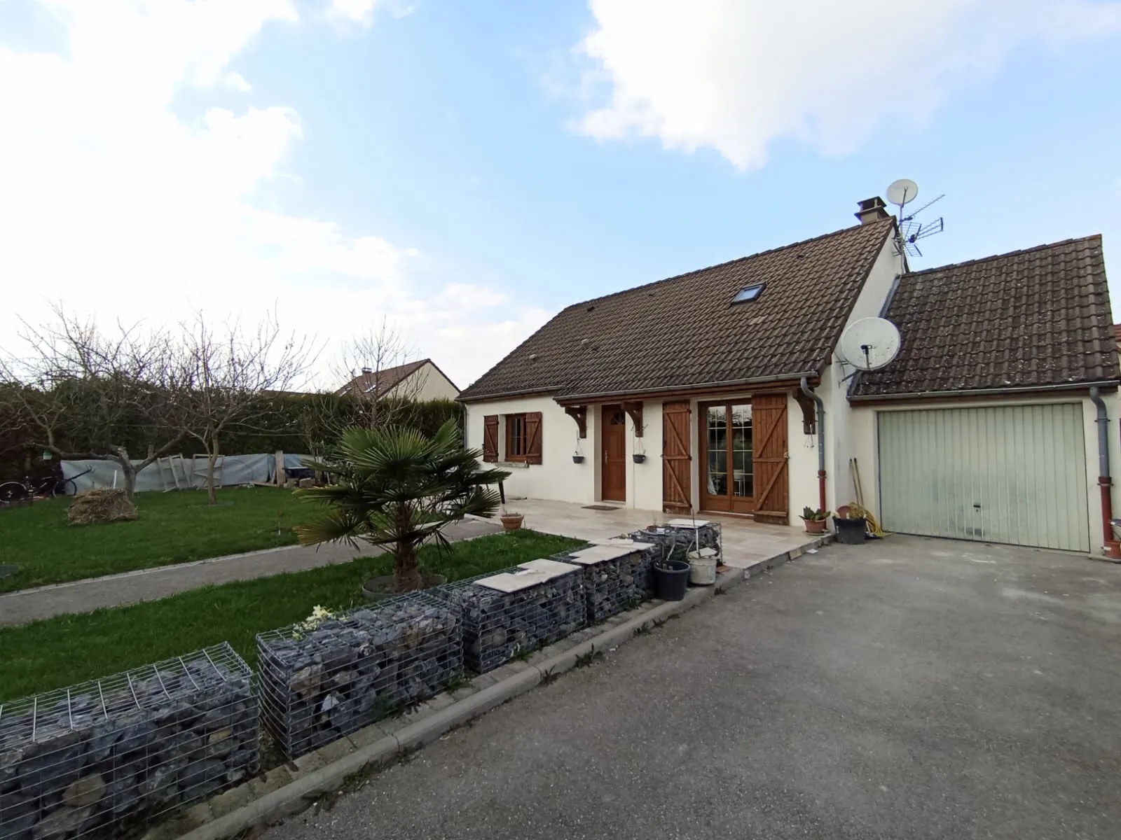 Maison de 92 m² avec jardin et garage à Saint-André-les-Vergers à vendre