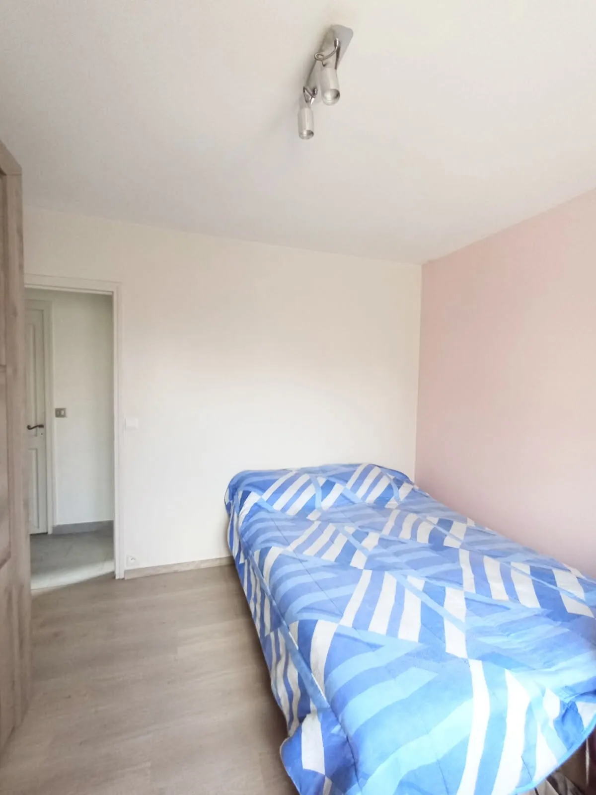 Maison à vendre de 92 m² avec jardin et garage à Saint-André-les-Vergers proche Troyes 