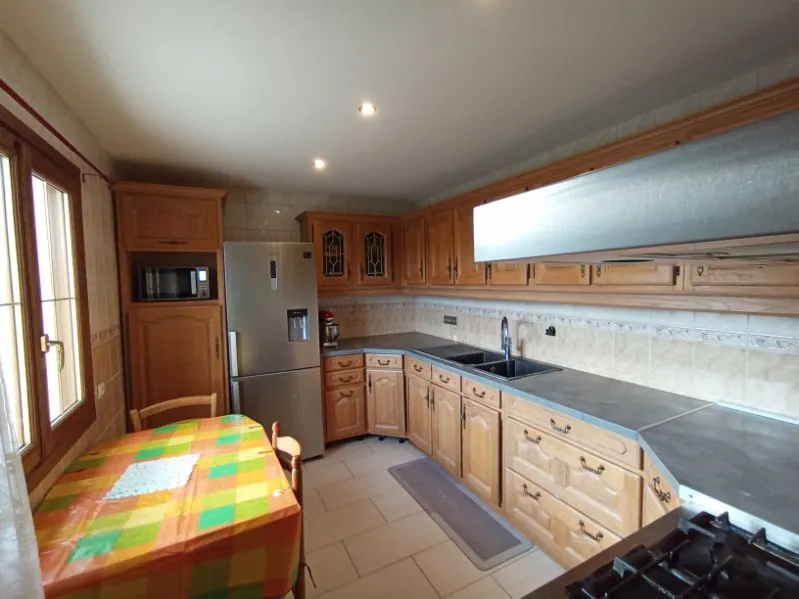 Maison à vendre de 92 m² avec jardin et garage à Saint-André-les-Vergers proche Troyes 